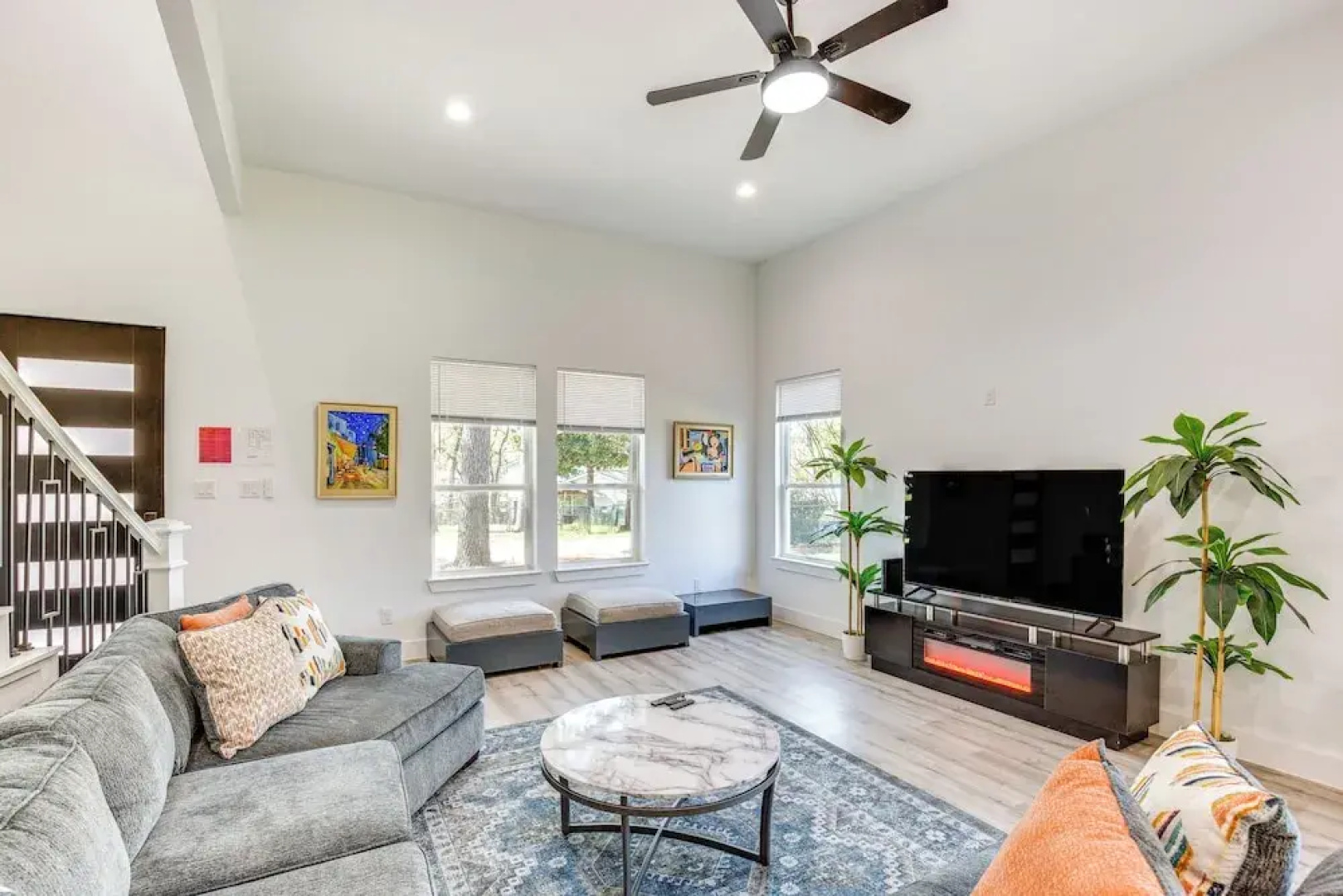 Fire Pit + Grill: Lakeside Gun Barrel City Home!