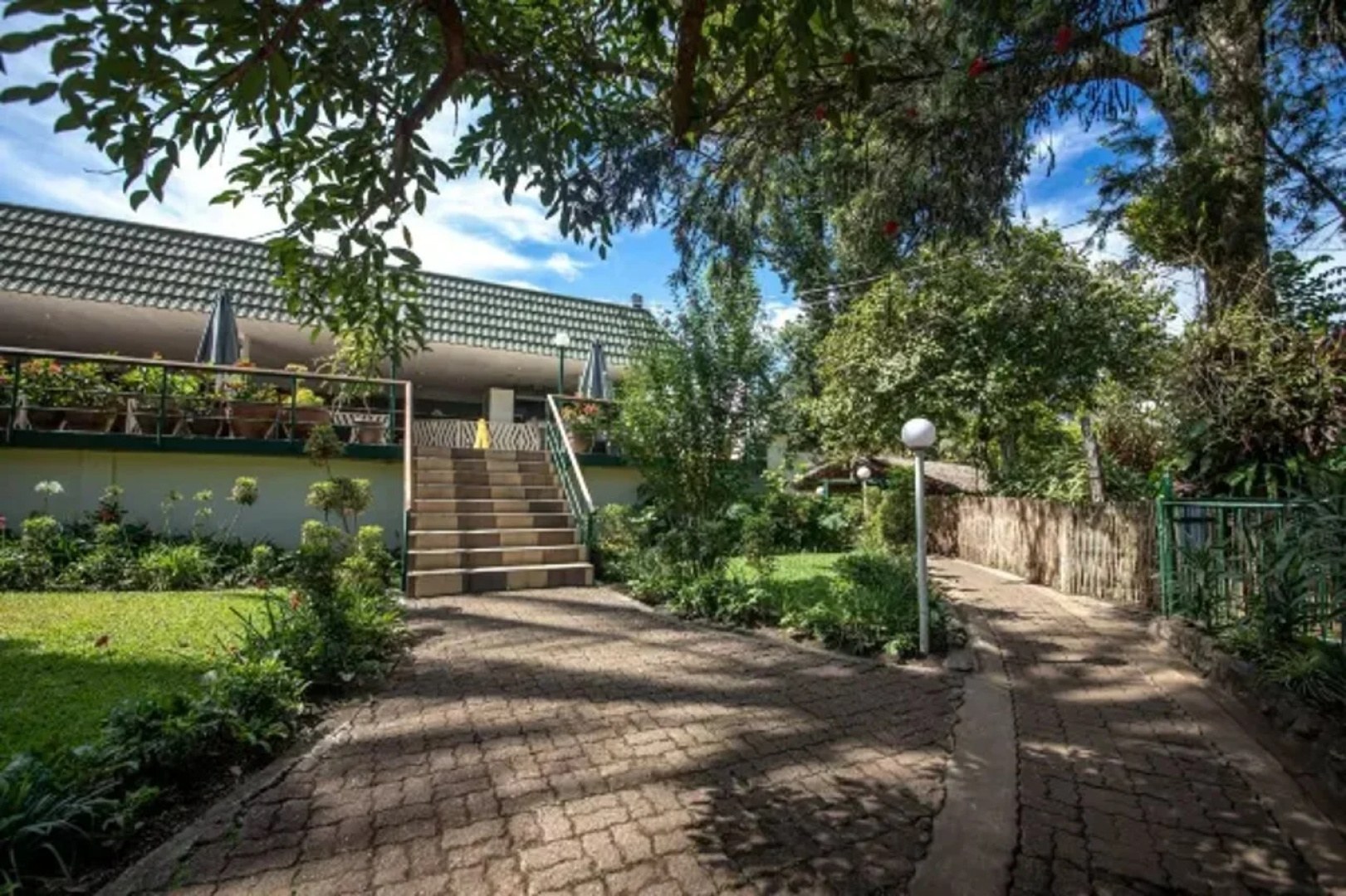 Bird of Paradise Hotel & Apartments