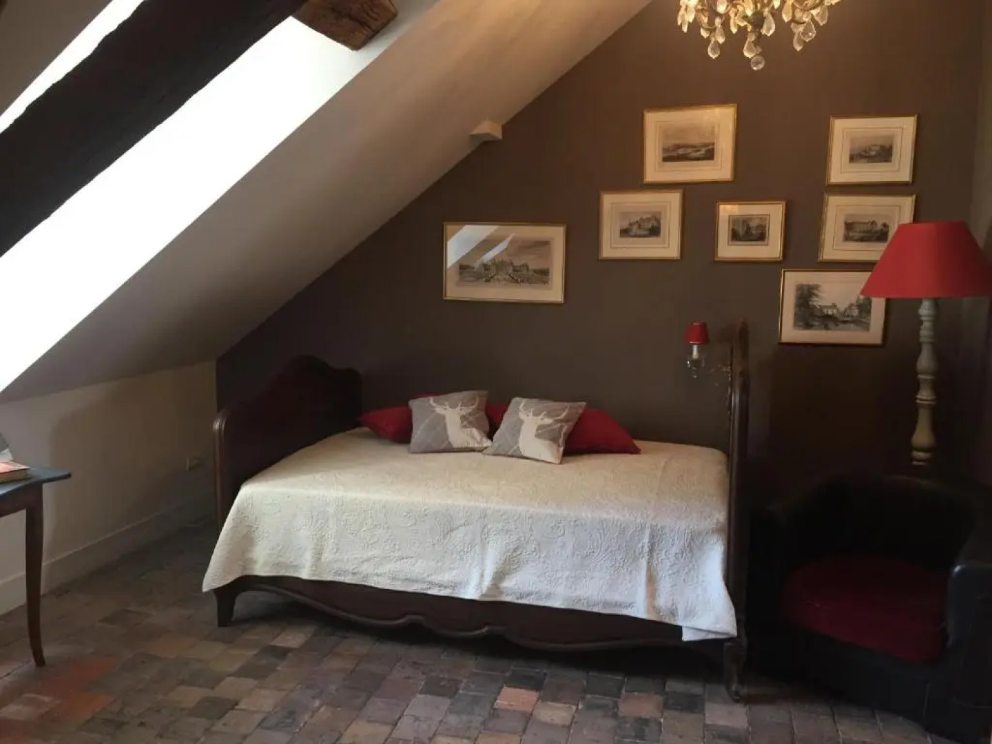 Au 16 Place Saint Louis