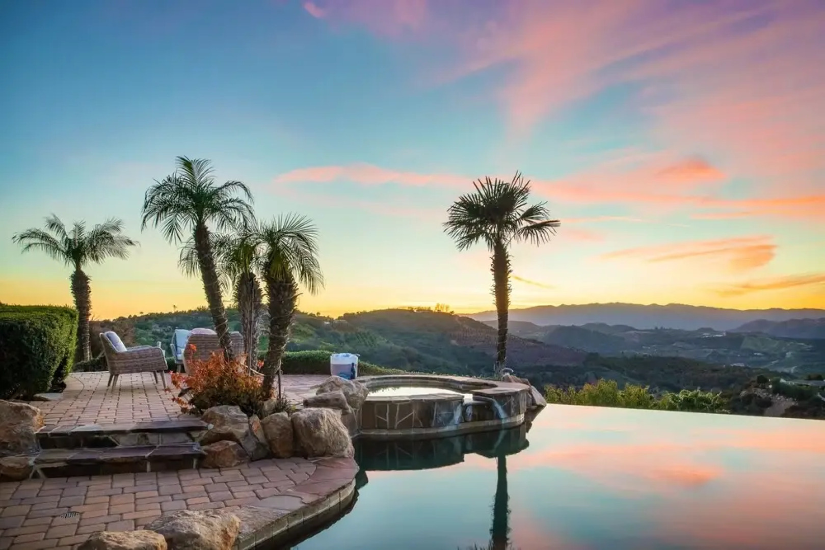 Sun Break by AvantStay Sun-Kissed Paradise w Infinity Pool Game Room