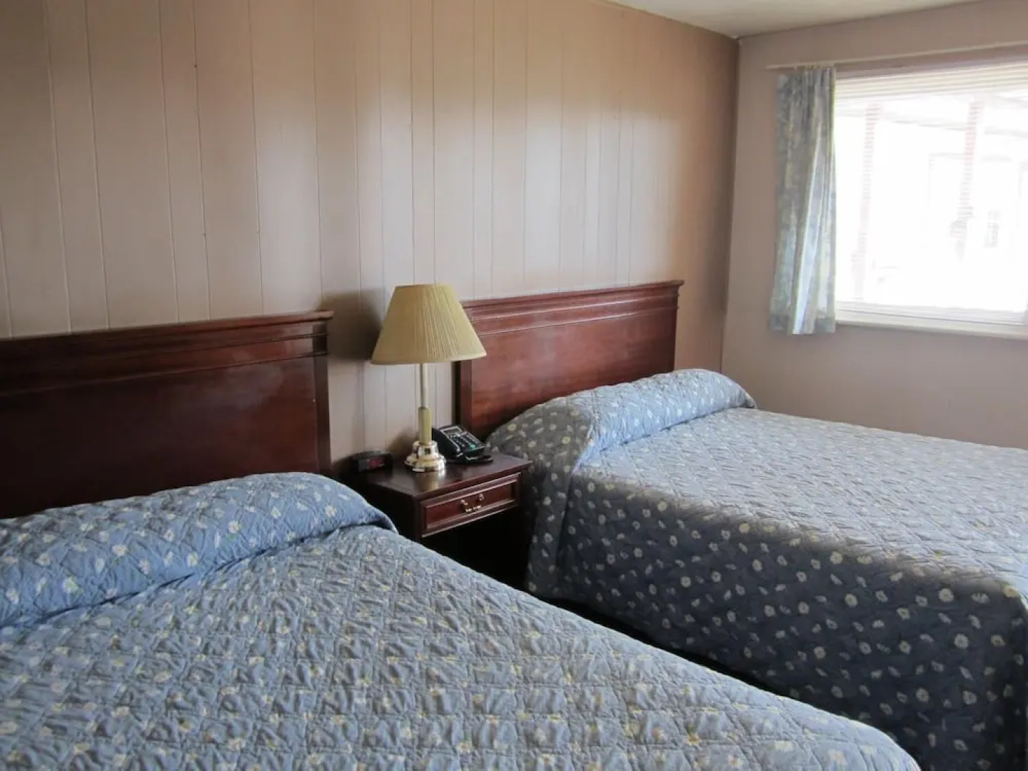 Chetwynd Court Motel