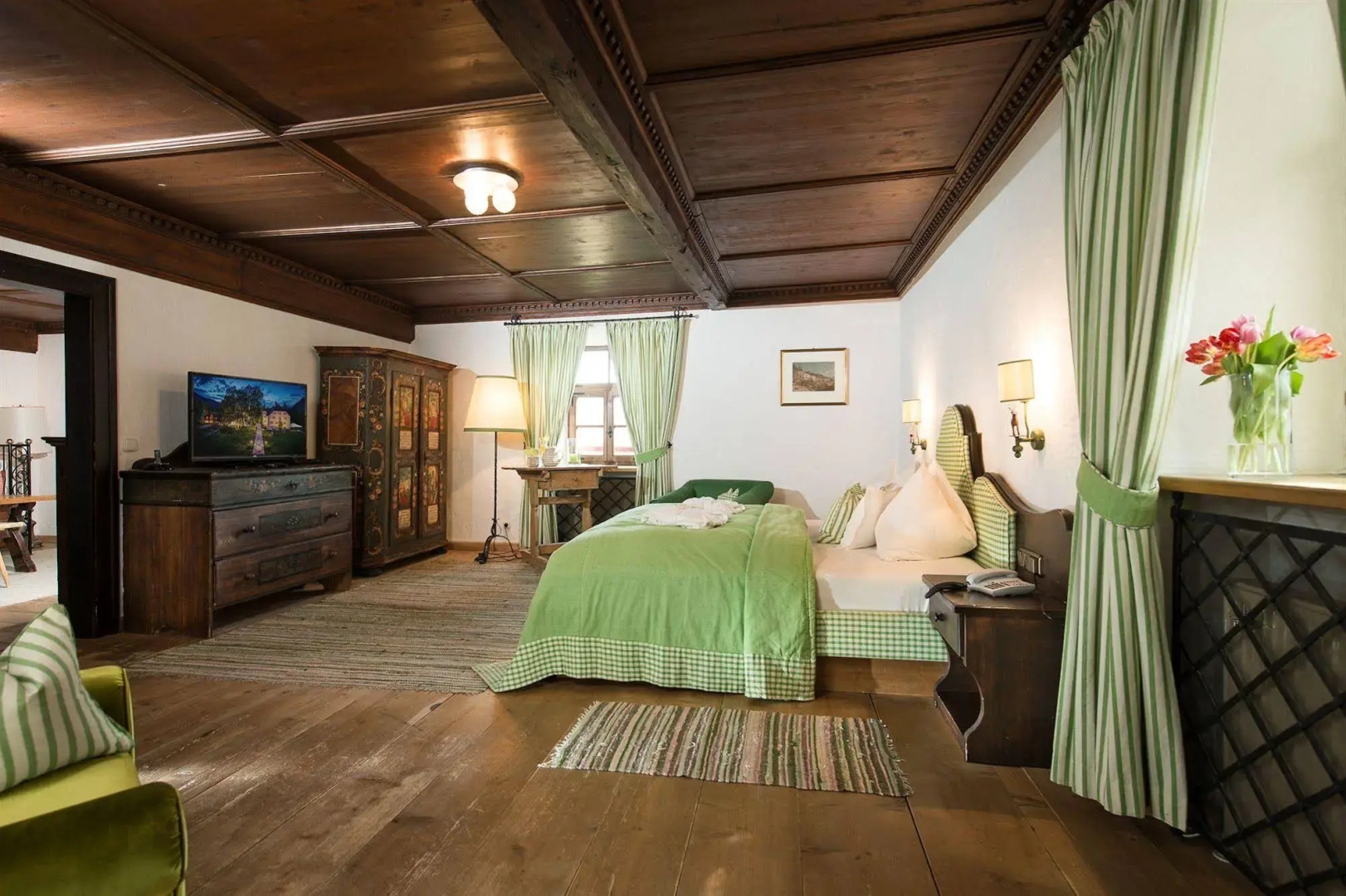 Schloss Prielau Hotel & Restaurants