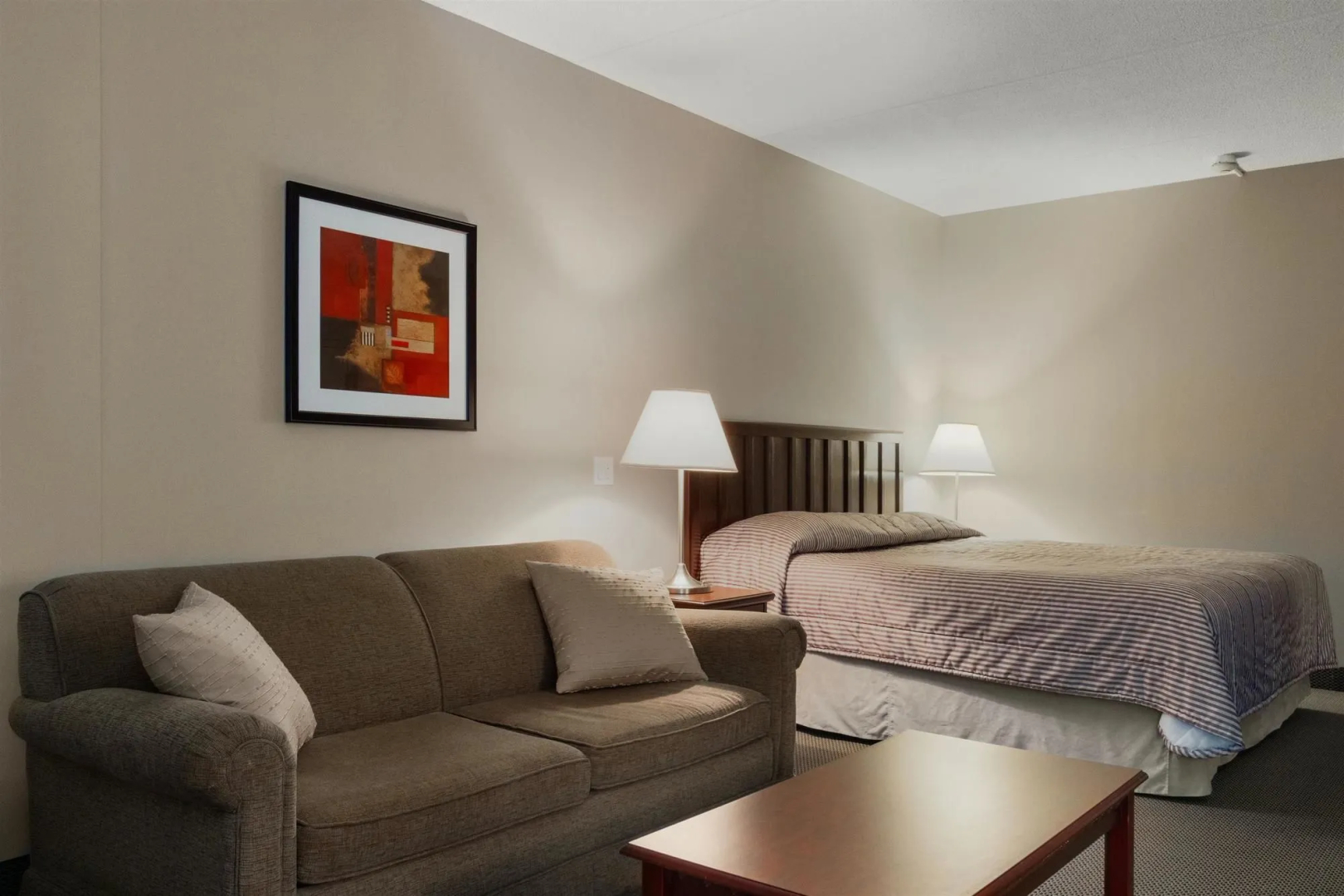 Travelodge Kingston LaSalle Hotel