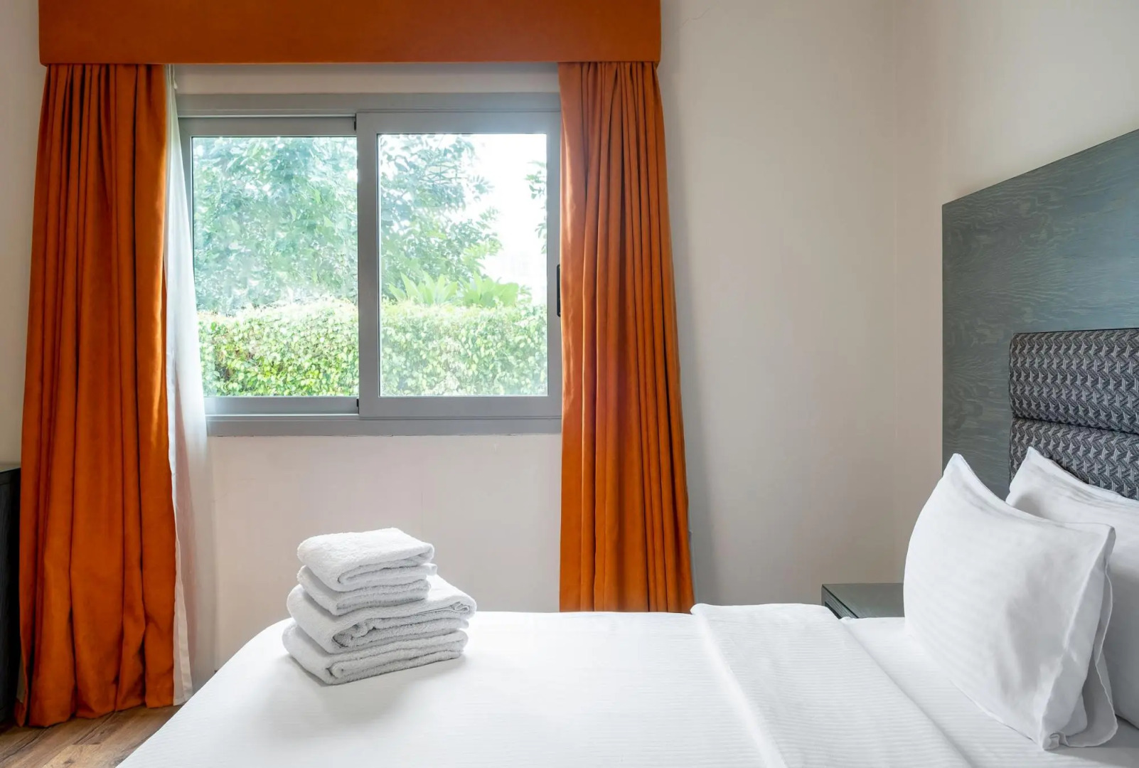 VESTA  - Luxury APT - 2BR - CFC