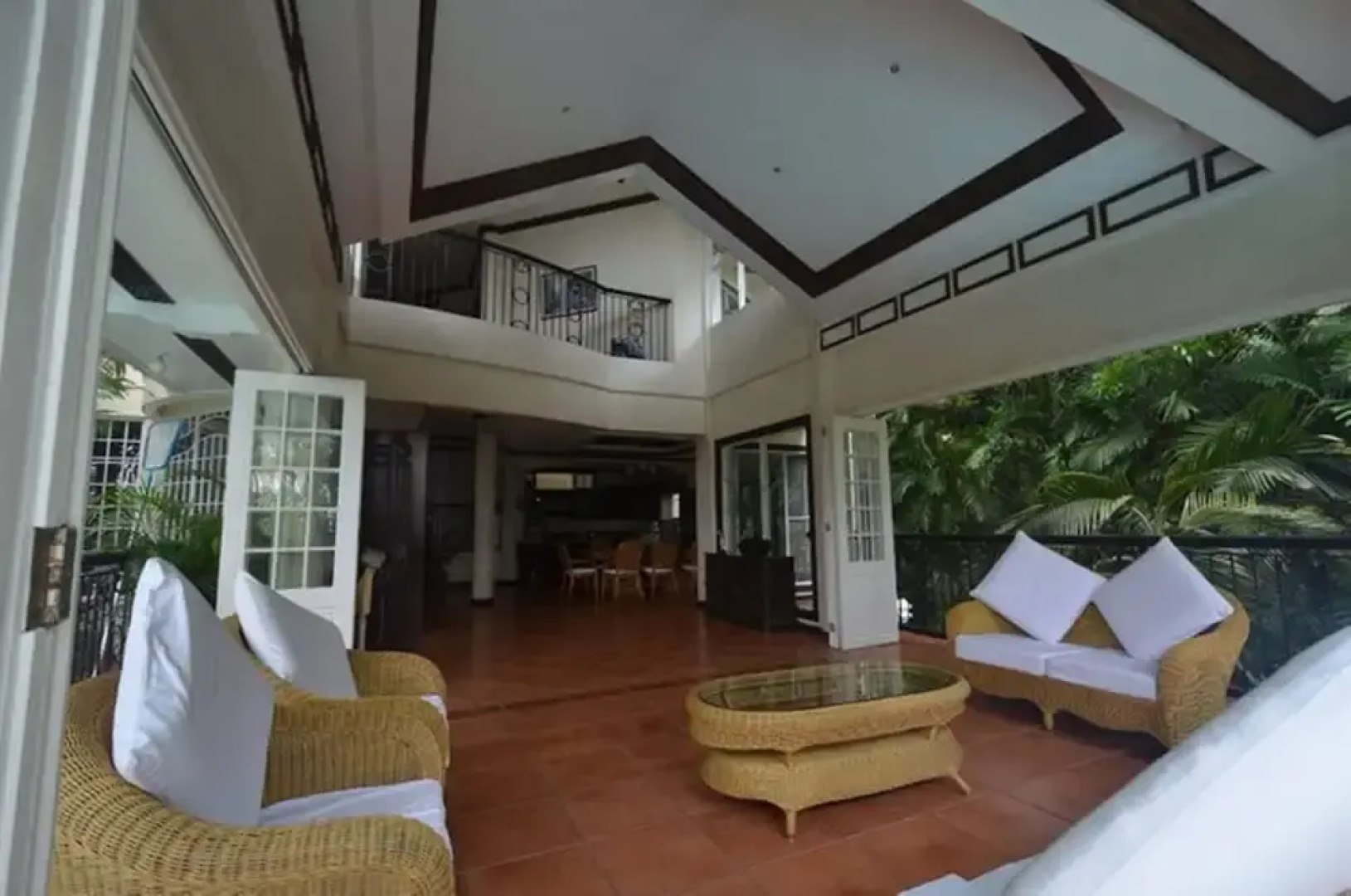 Robinland Vacation Home Badian