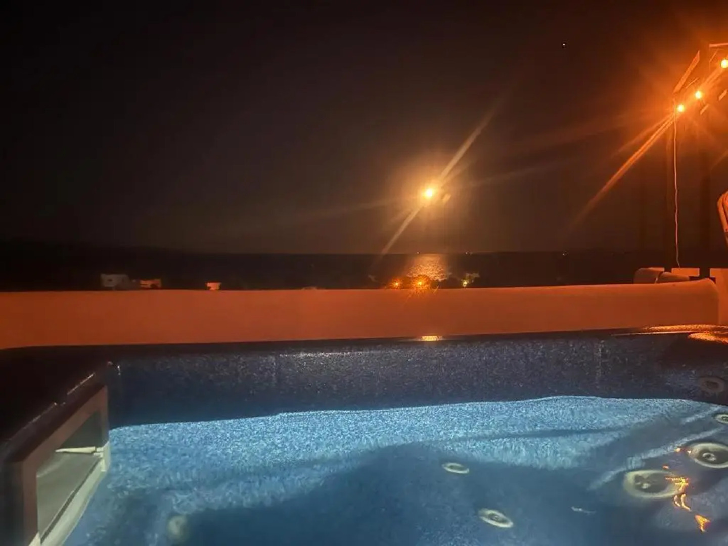 Casa Arrecife - Cozy Suite, Fast Wifi & Balcony! Beach is steps away!