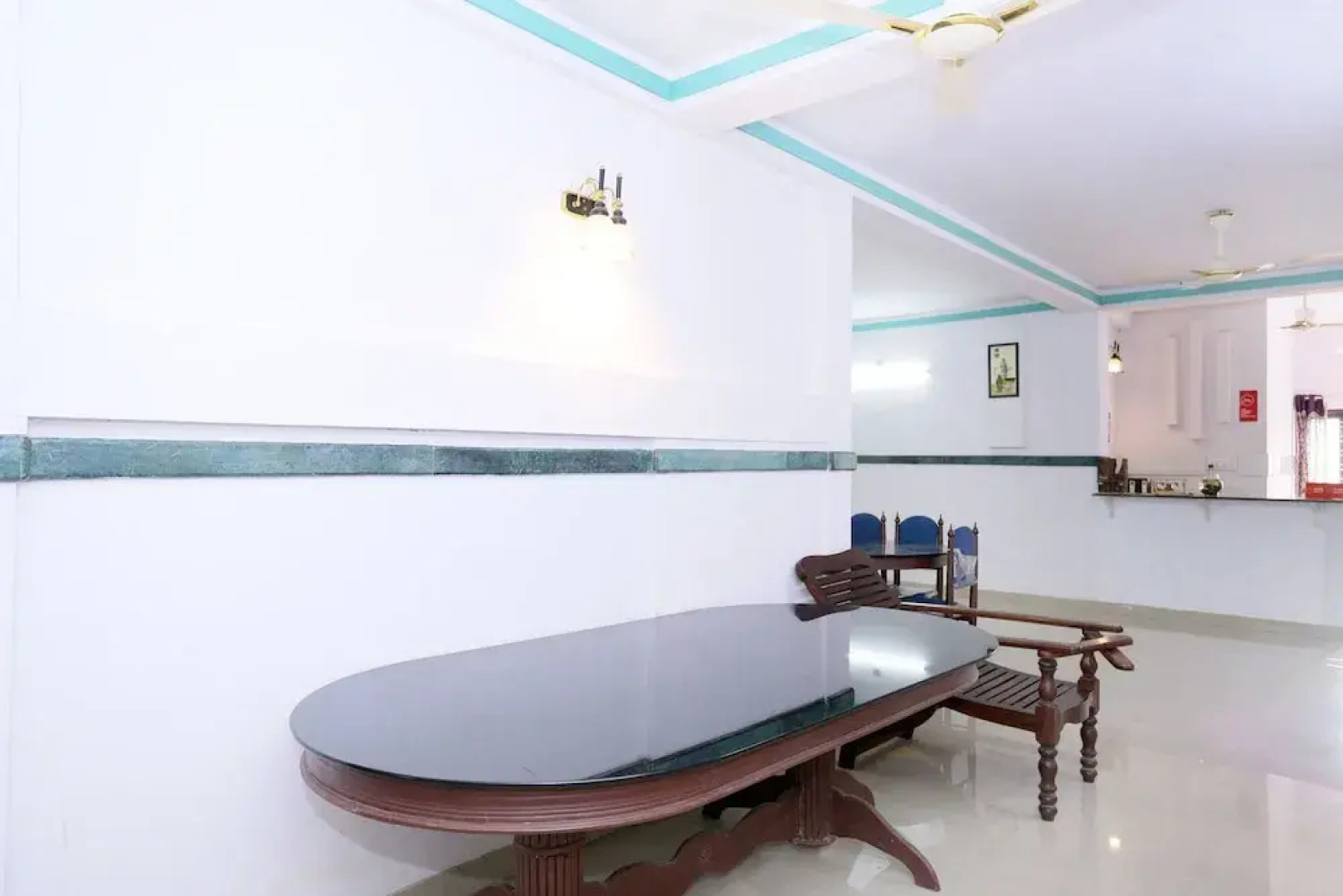 OYO 61270 313s Royal Suites