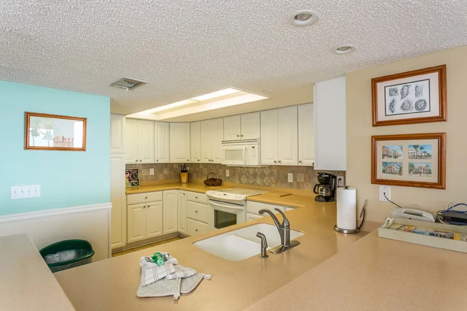 Hodnett Cooper's North Breakers