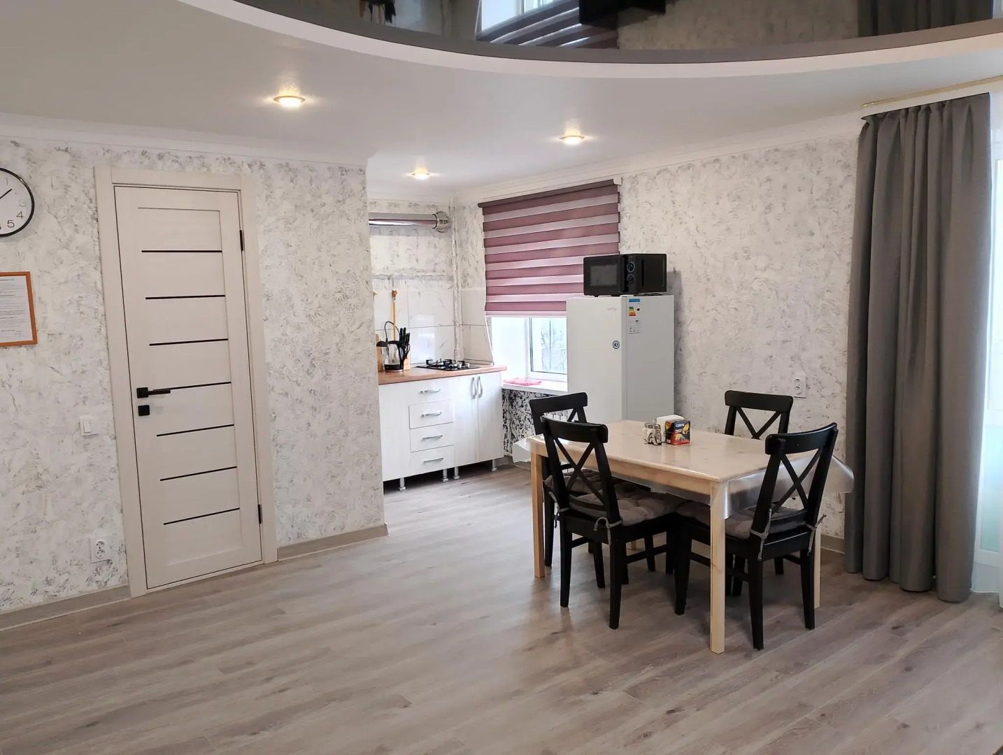 Апартаменты на переулке Весёлый 53