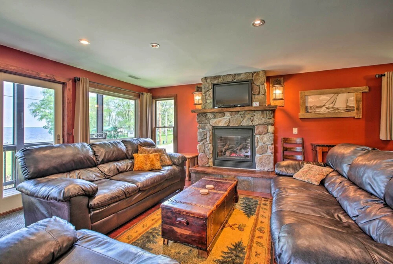 Waterfront Lake Koshkonong Home w/ Pier & Fire Pit