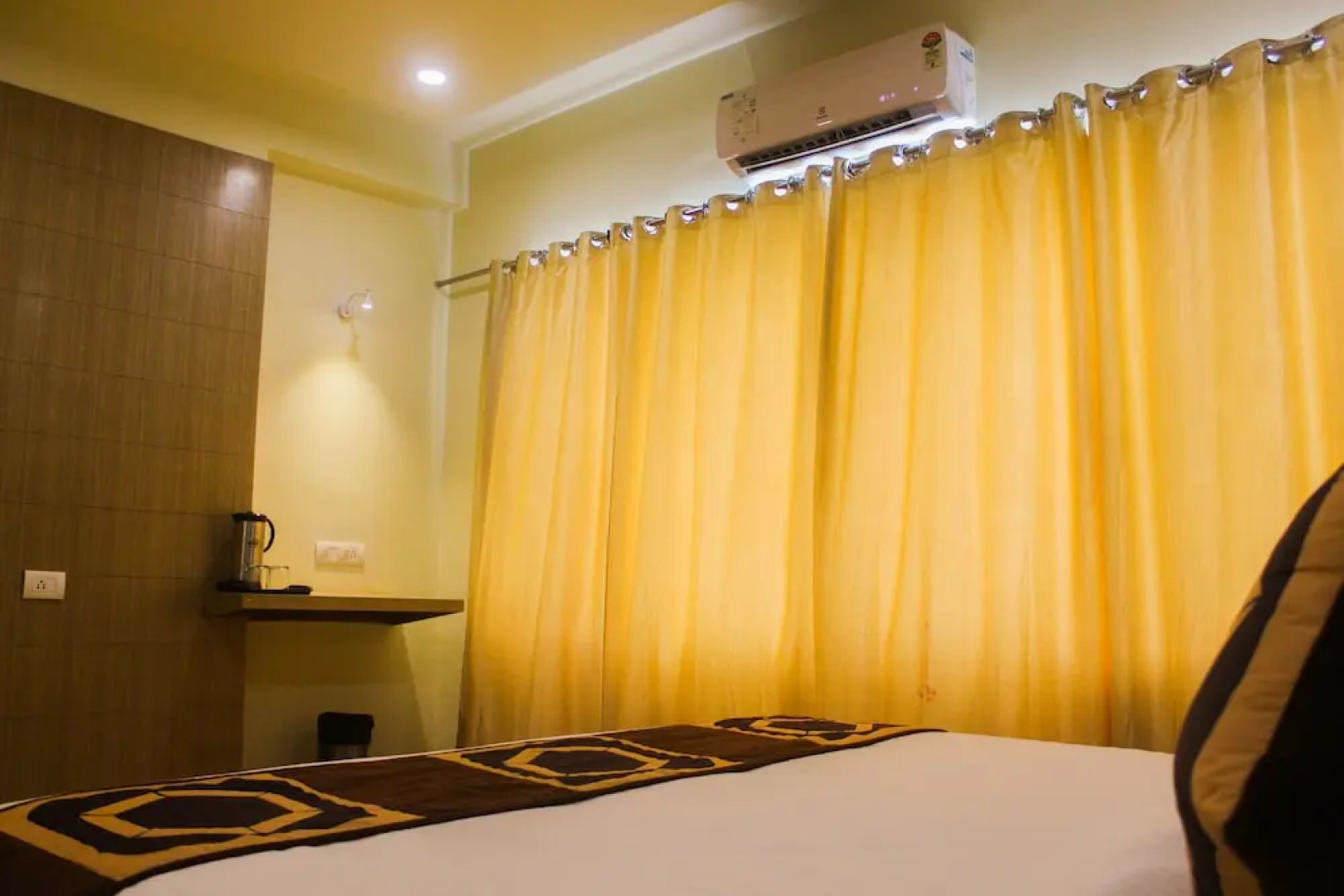 Solitaire Hotel and Resort