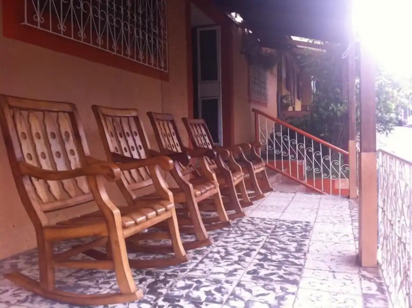 Hotel Cabinas Leyko