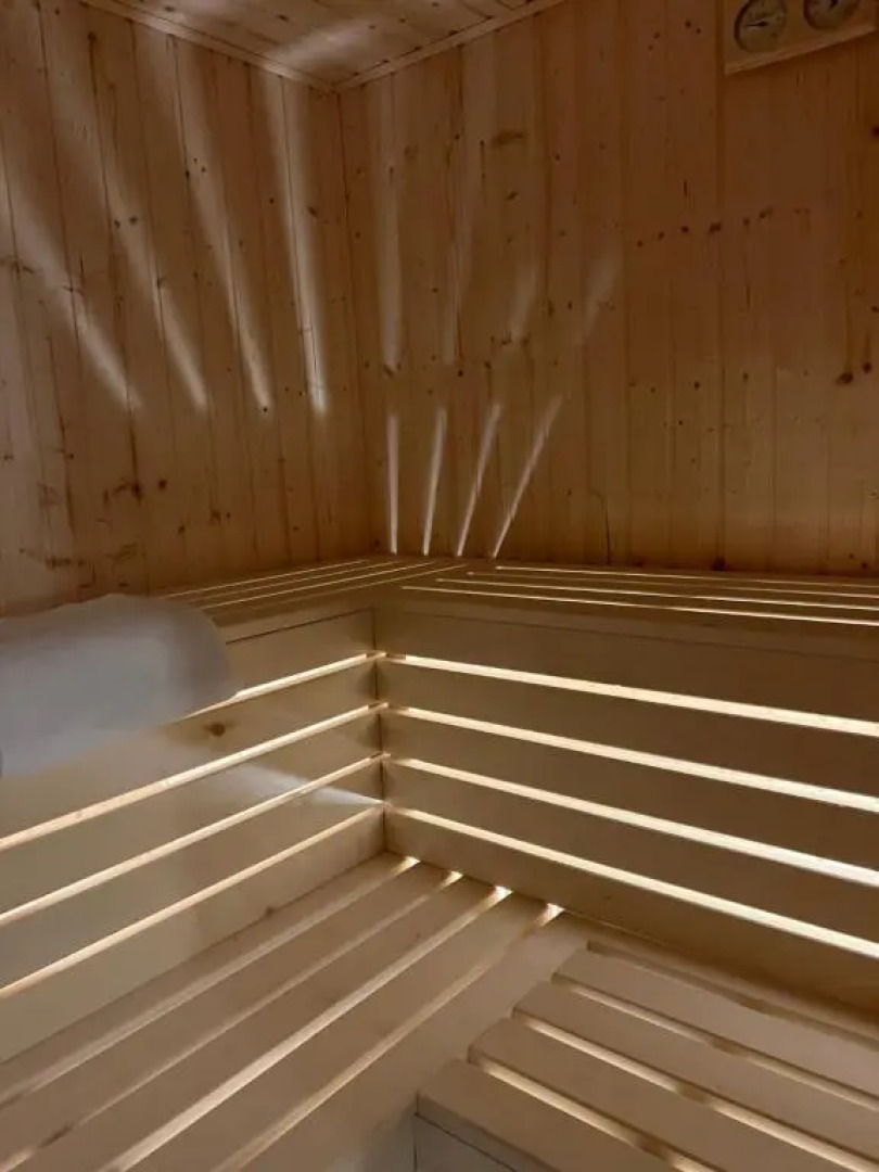 Family & Business Sauna Tężnia Apartments No 8 VIP -Leśny nad Zalewem, 5 Sypialni, 2 Łazienki, 2 Balkony, Taras na Dachu, Parking oraz możliowścią wyżywienia - Exclusive NEW!