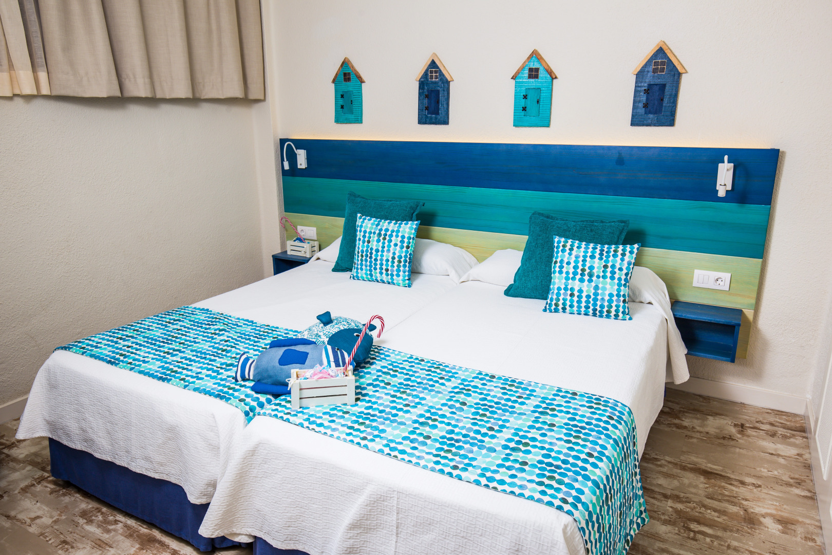 Отель HOVIMA La Pinta Beachfront Family