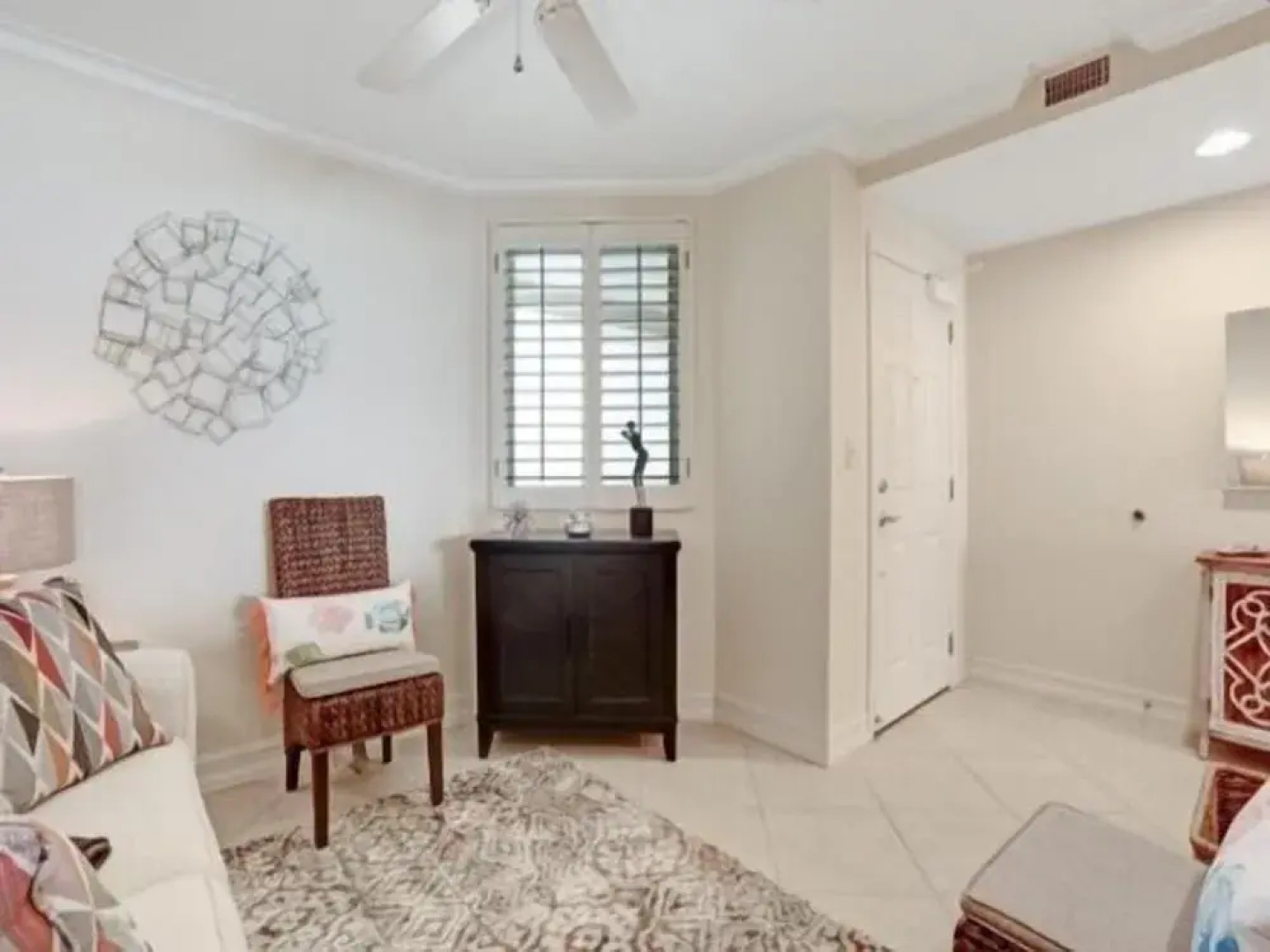 Deluxe Seaside Condo with Pool and Hot Tub by RedAwning