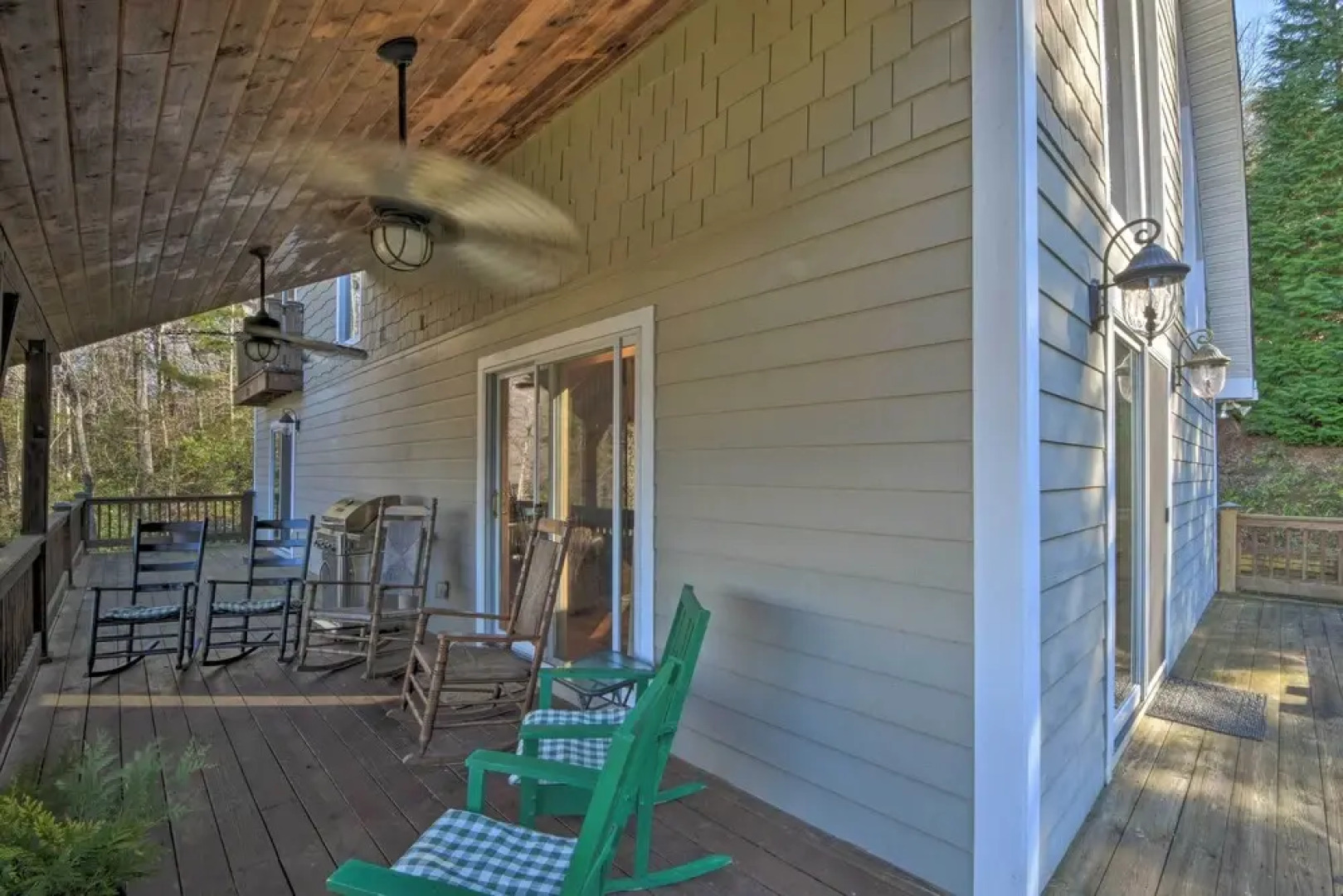 Spacious Lake Santeetlah Cottage w/ Lake Views!