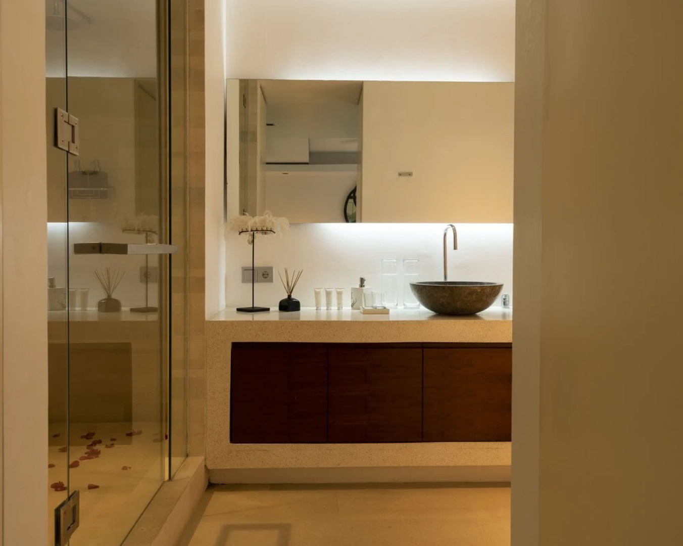 SuperNova Private Boutique Retreat Villa