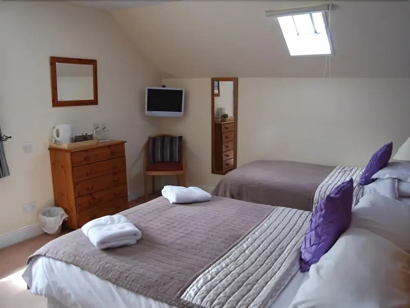 The Bridge Of Lochay Hotel