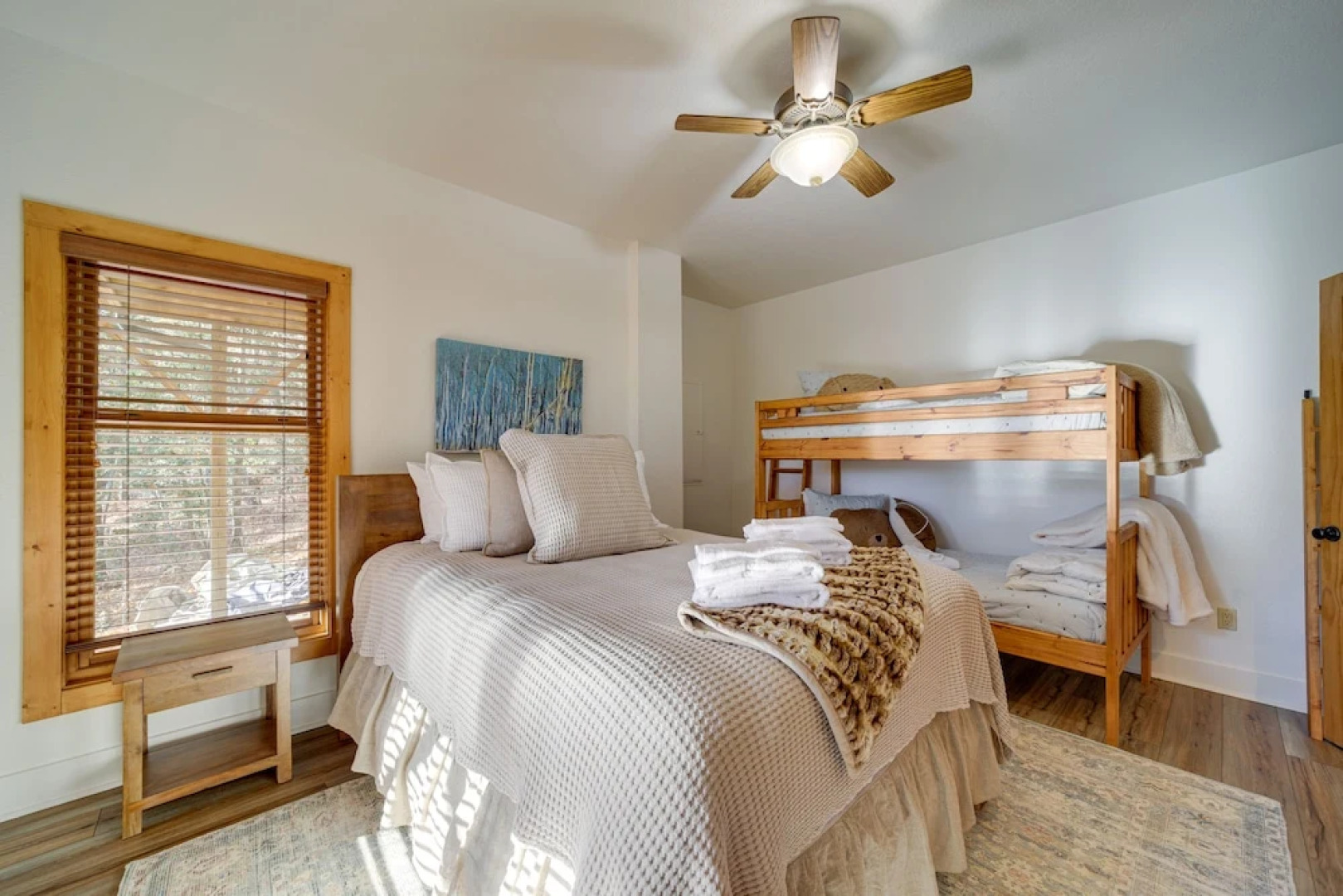 Sapphire Vacation Rental < 1 Mi to Whisper Lake!