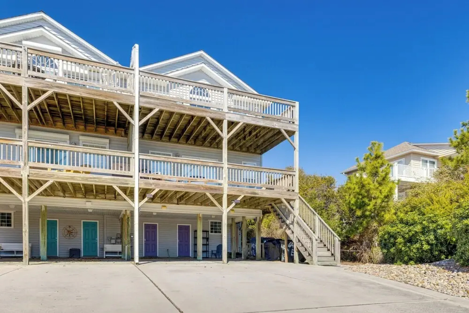 Steps to Beach: Emerald Isle Home w/ Deck!