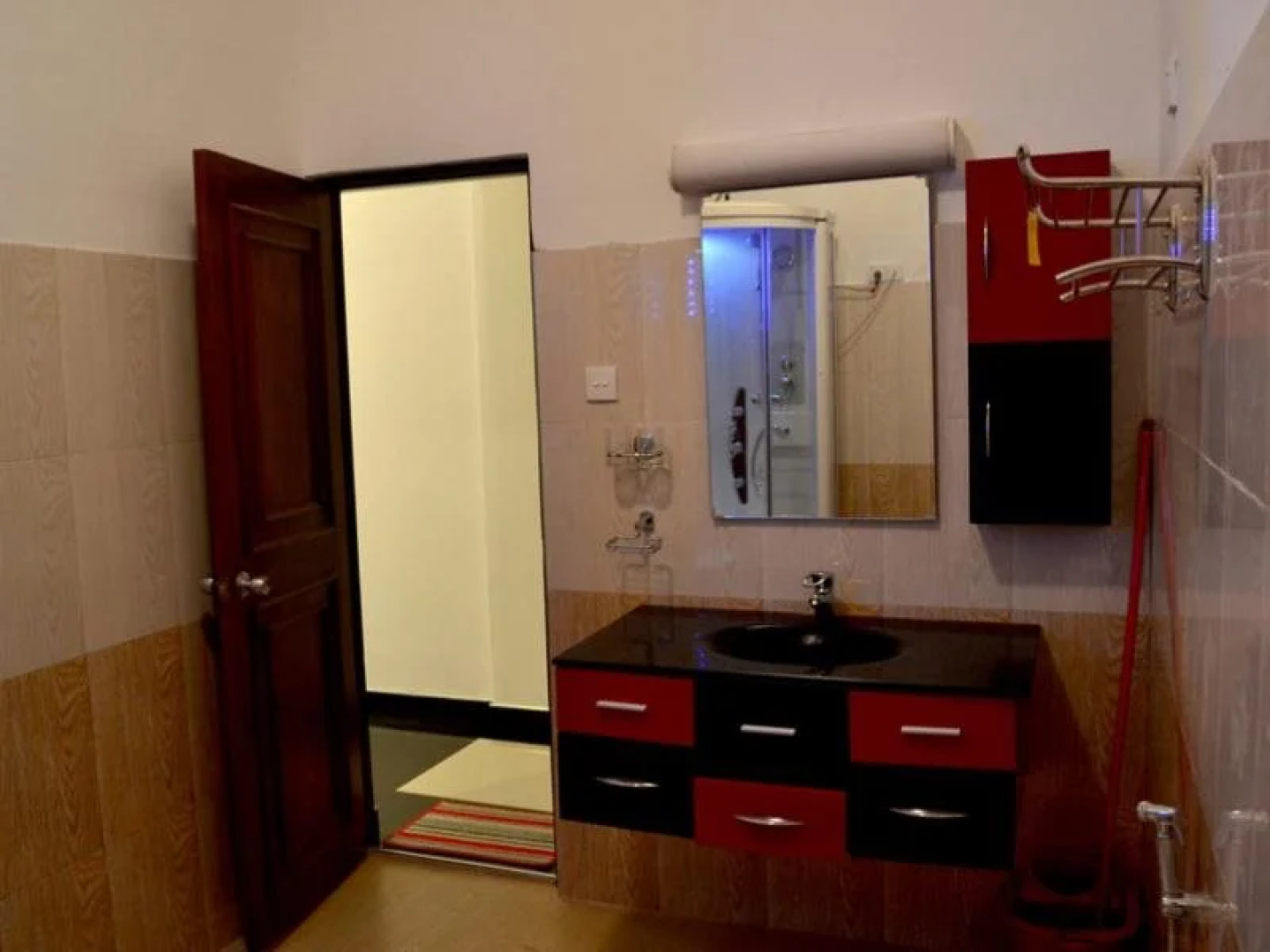 Mangroven River View Hotel