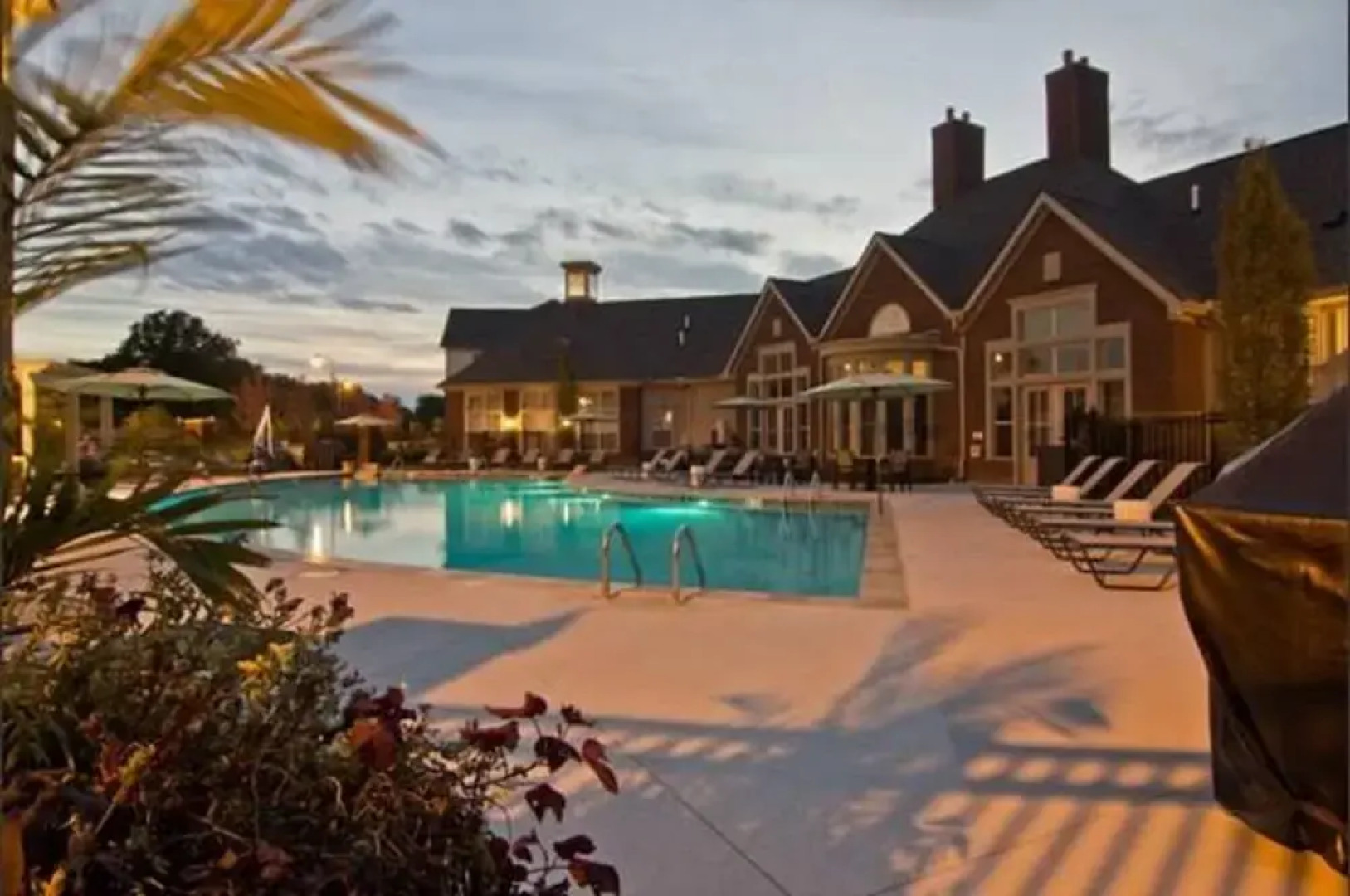 Walkable Pet-friendly 2BR 2BA On 1st Floor