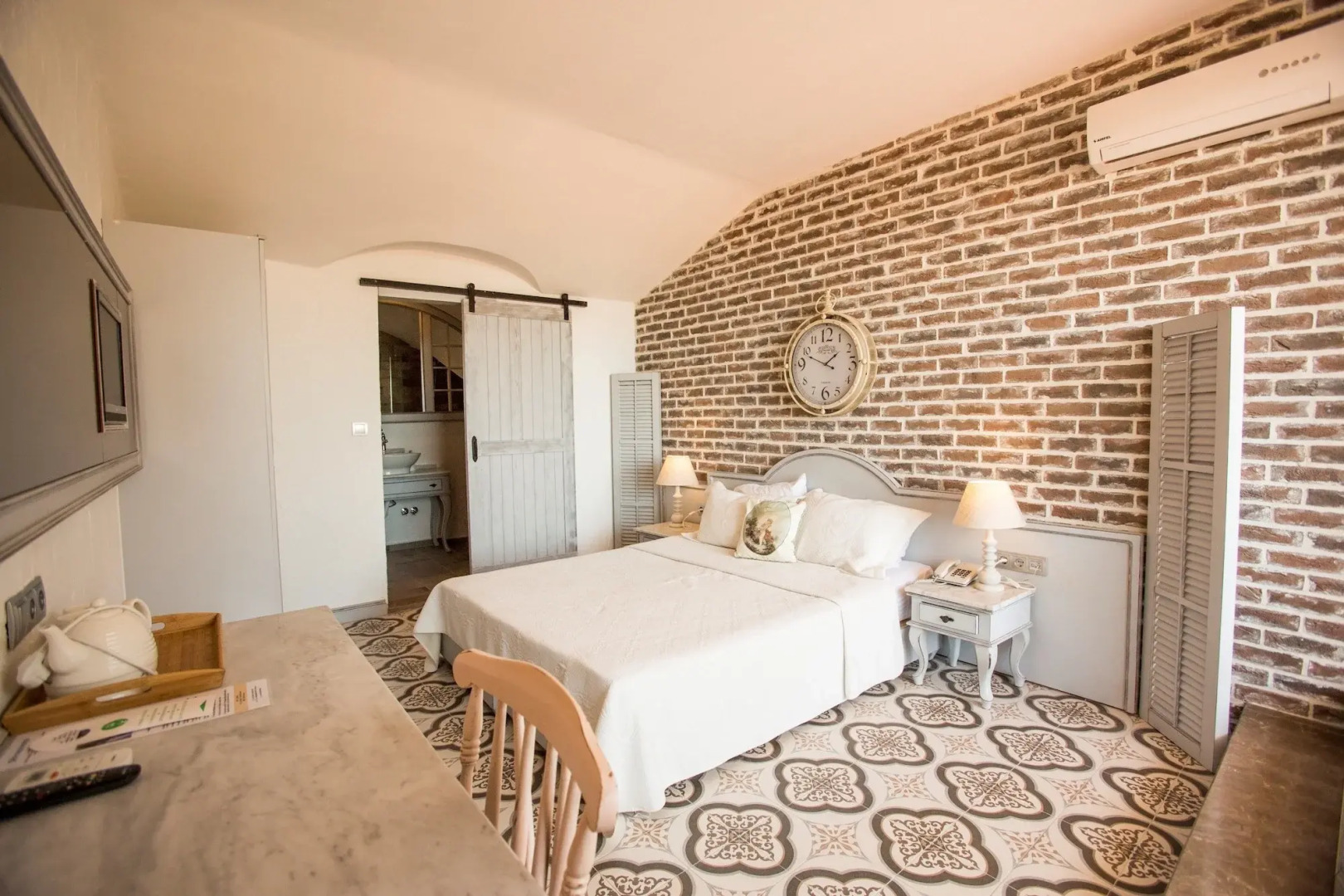 S3 Orange Exclusive Hotel