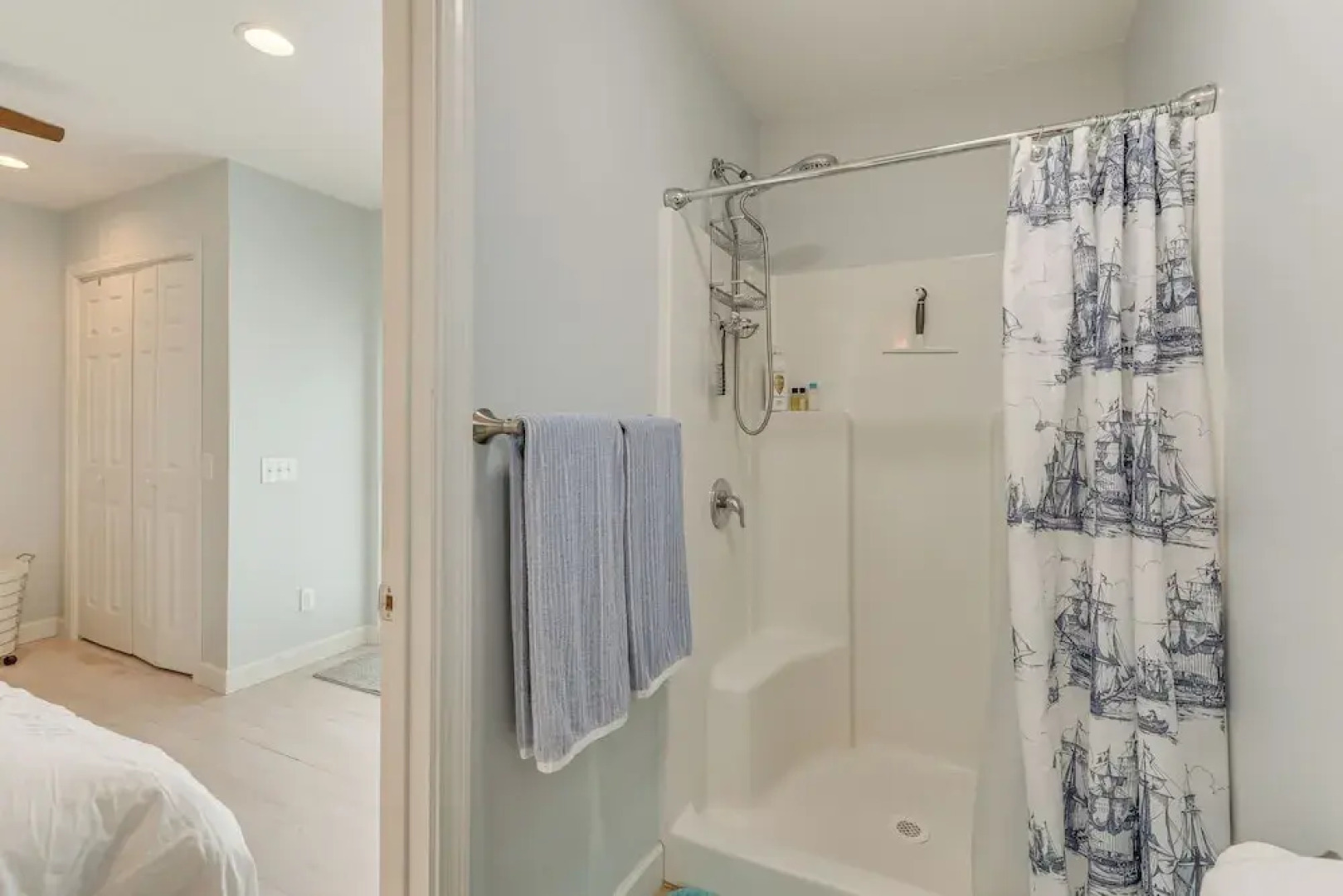 Bright Milford Beach House w/ Outdoor Shower