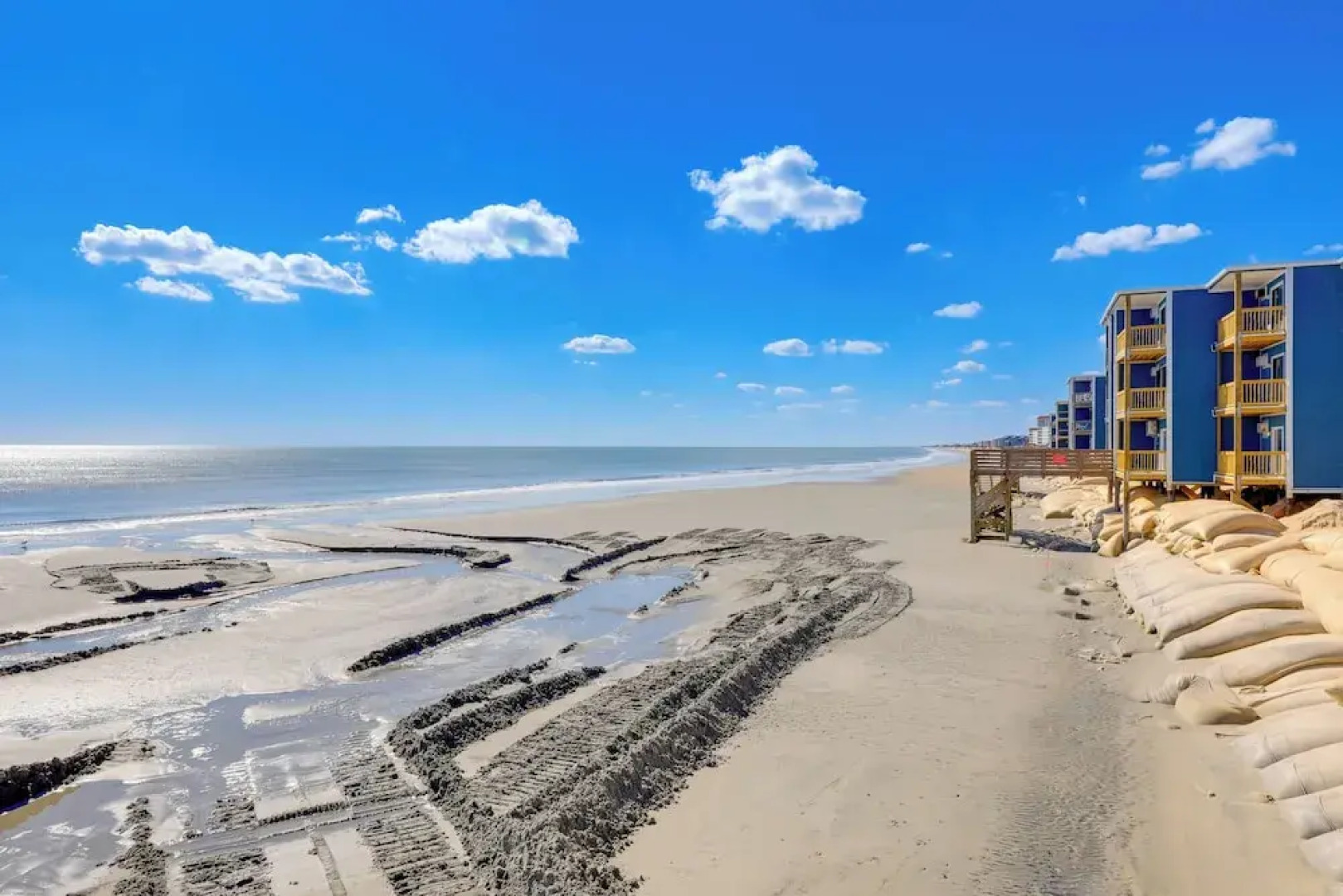 Beachfront Family Condo w/ Stunning Views!