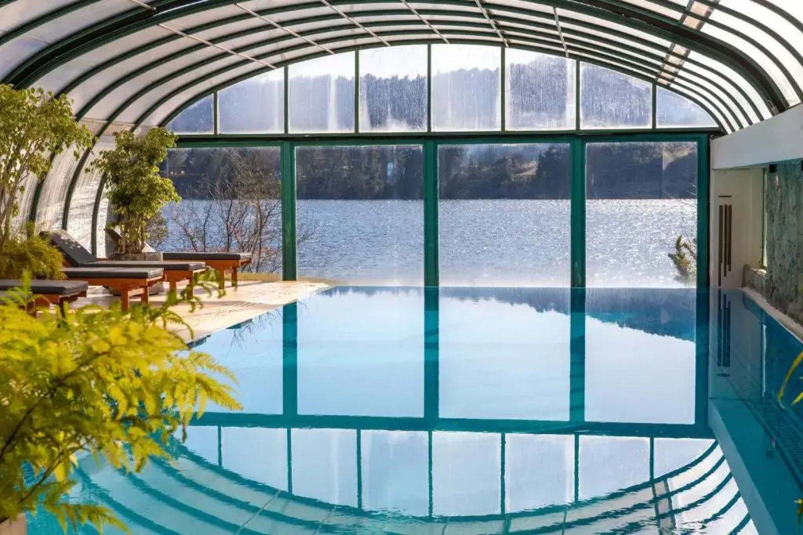 Puerto Pireo Apart Hotel & Cabañas