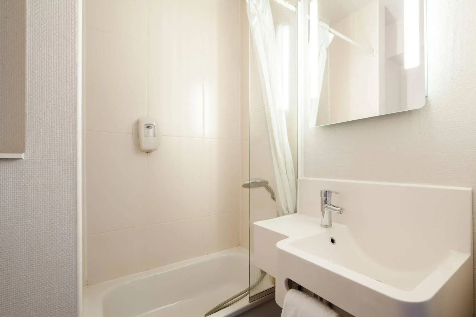 B&B HOTEL Creil Chantilly