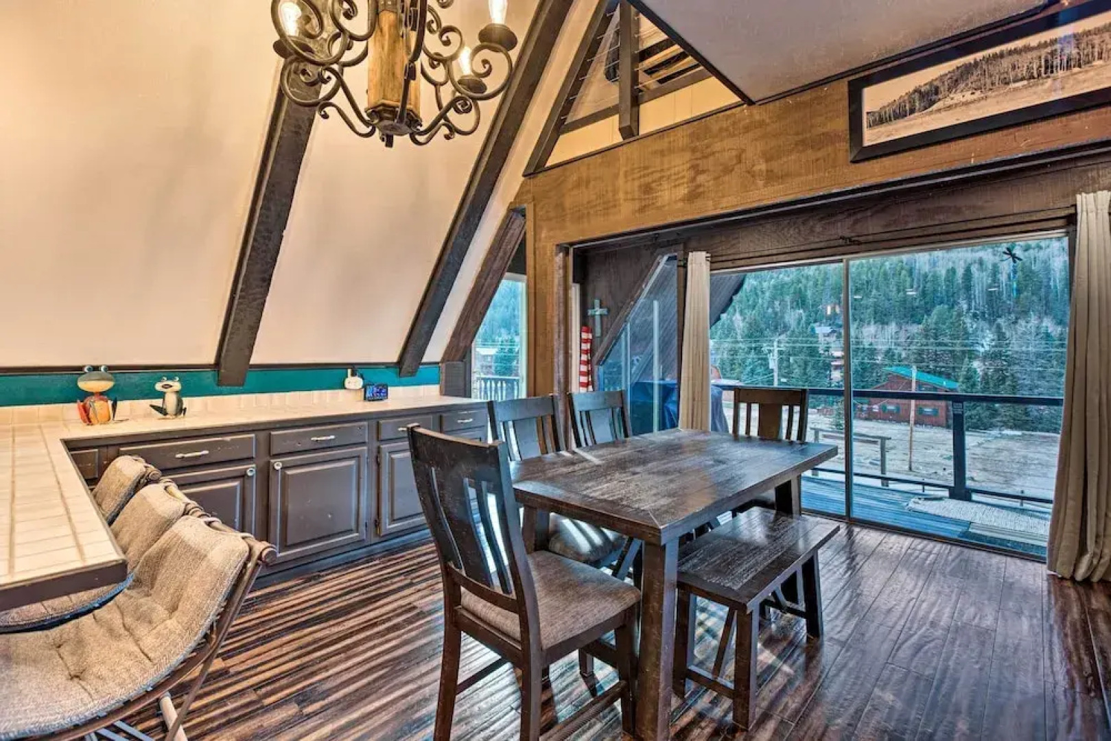 Family-friendly Red River Retreat w/ Deck!