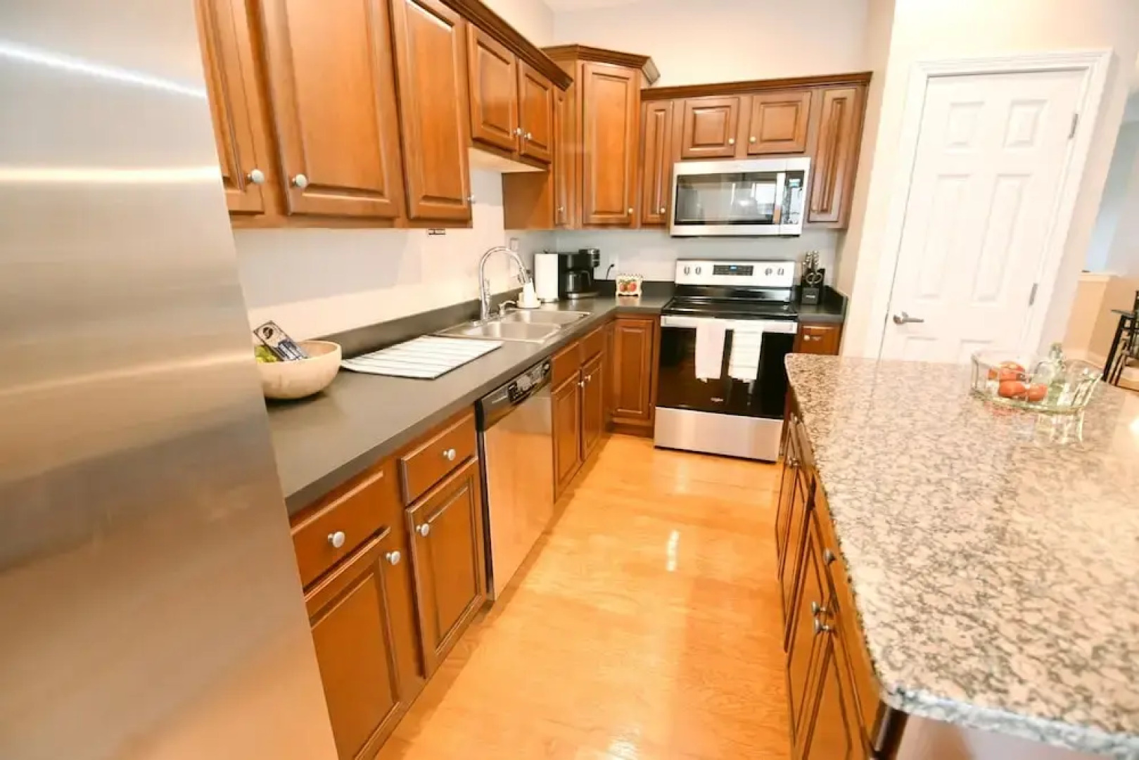 Walk to Notre Dame Spacious 3BR Townhome w Garage Family-friendly Amenities 123p