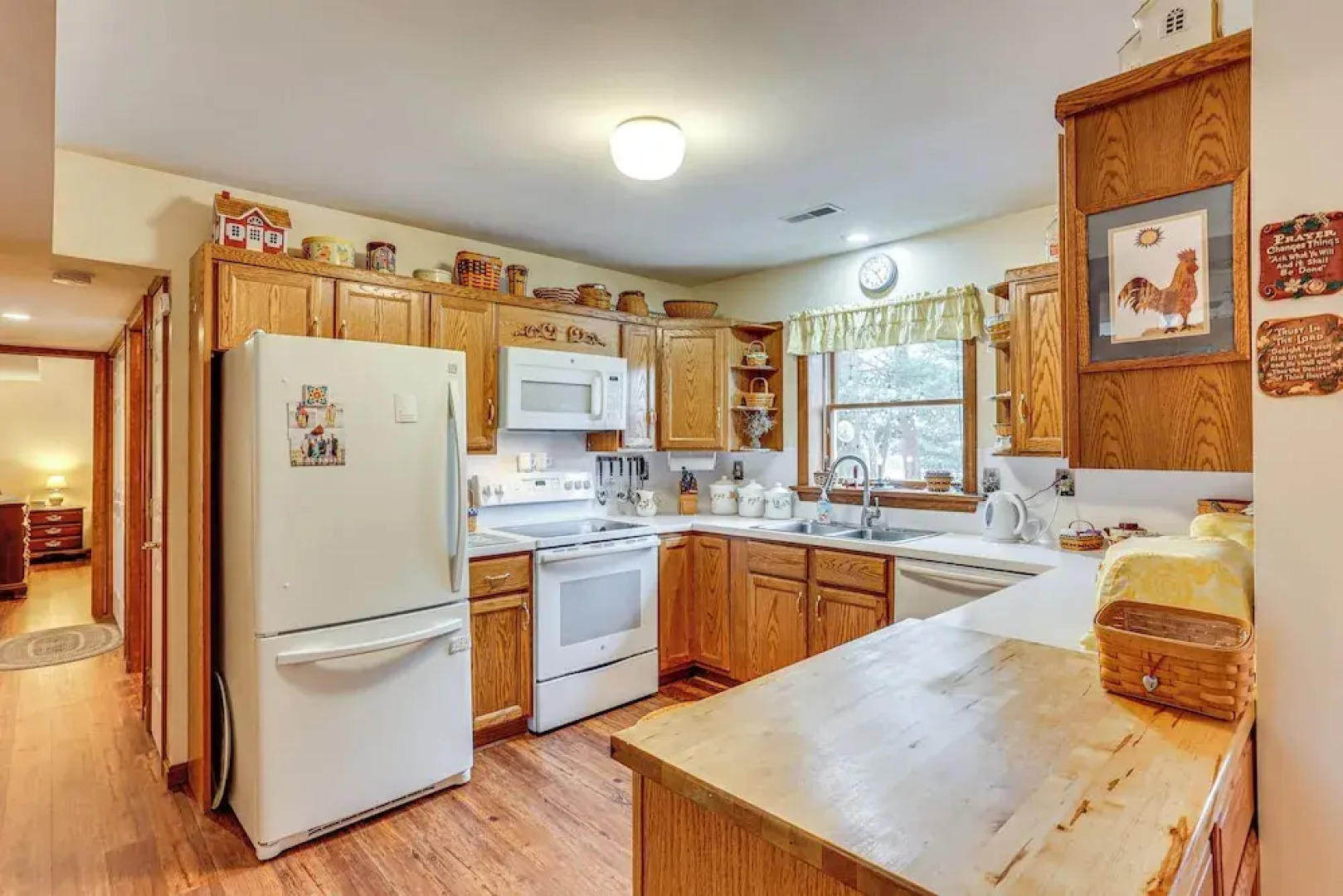 Charming Apartment w/ Yard & Beautiful Gardens!