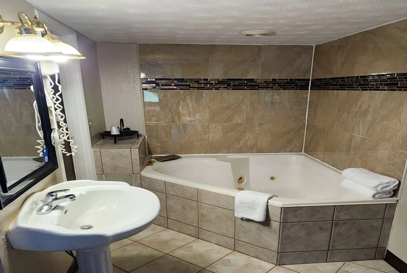 Days Inn by Wyndham Fort Wright Cincinnati Area