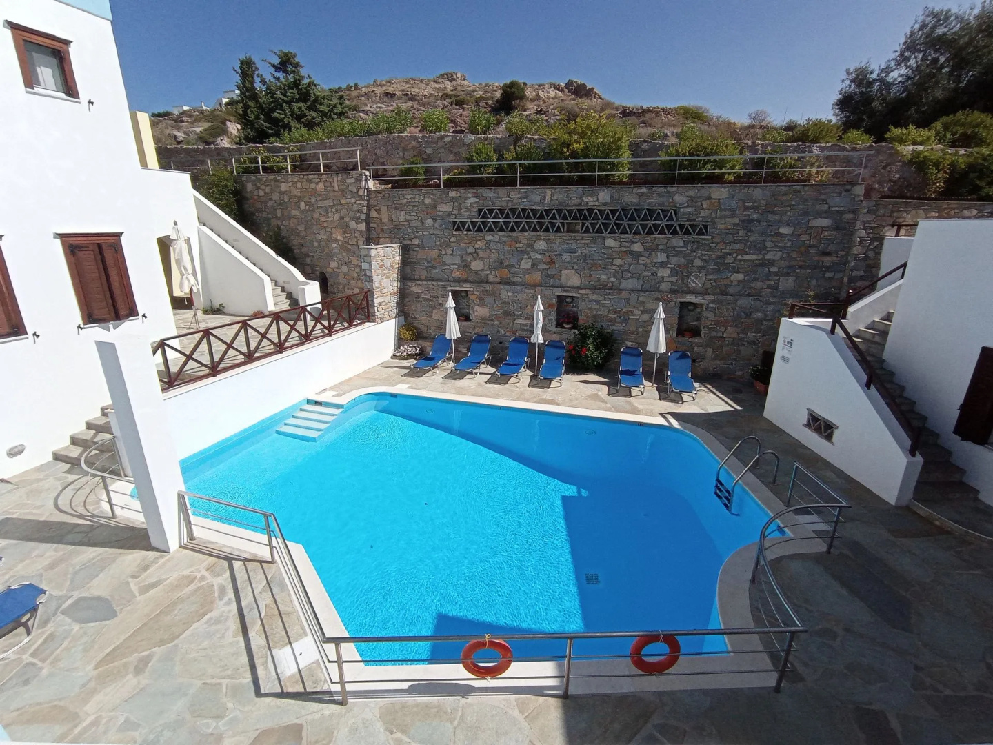 Regginas Apartments