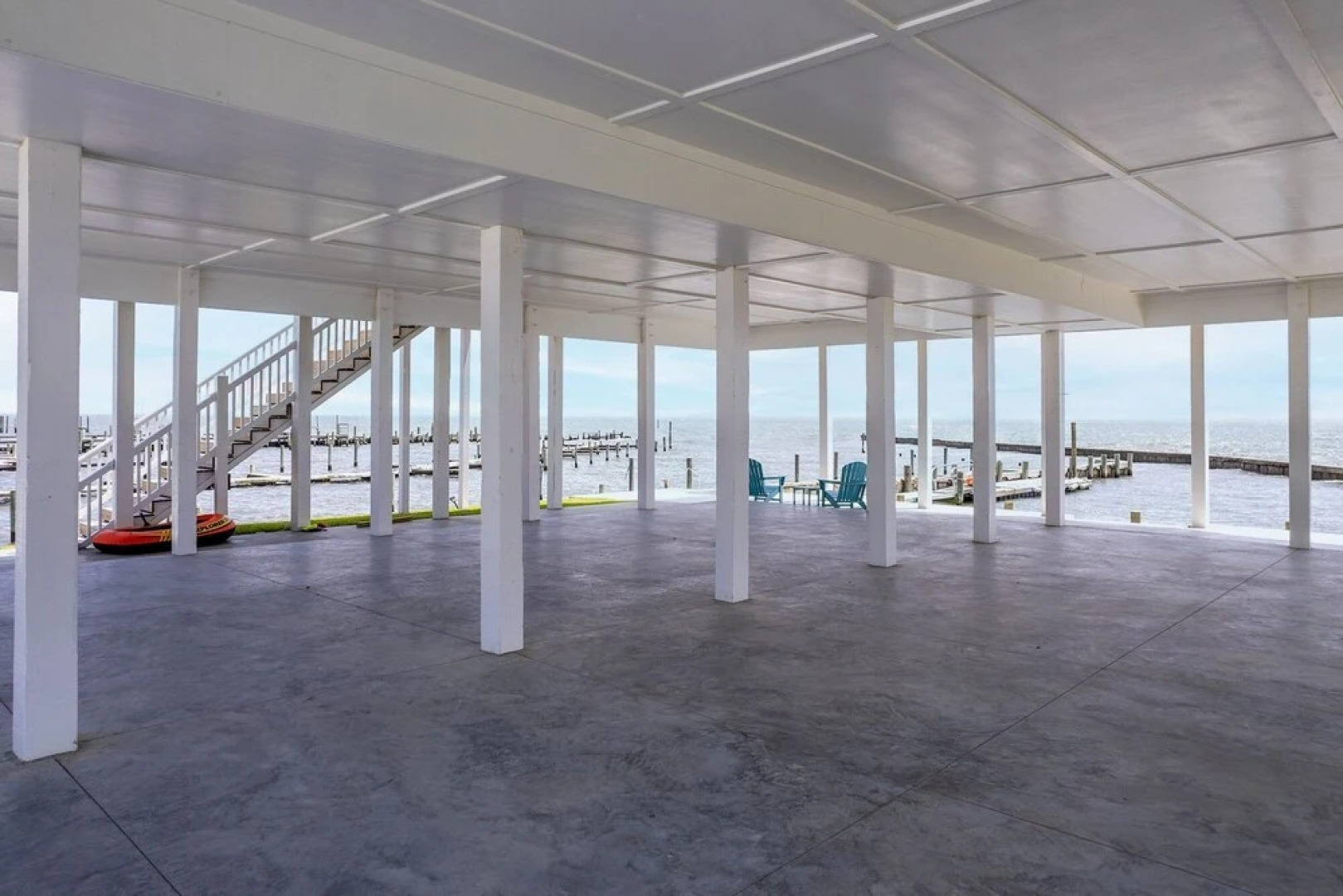 Lookout Harbor 7 Bedroom Home by RedAwning