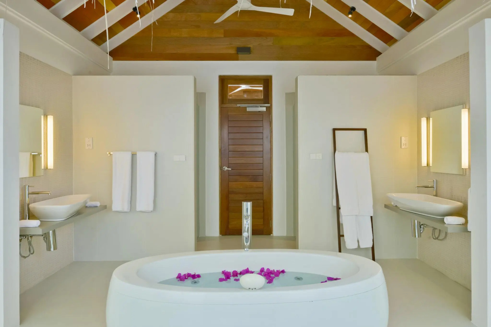 Курорт Kandolhu Maldives