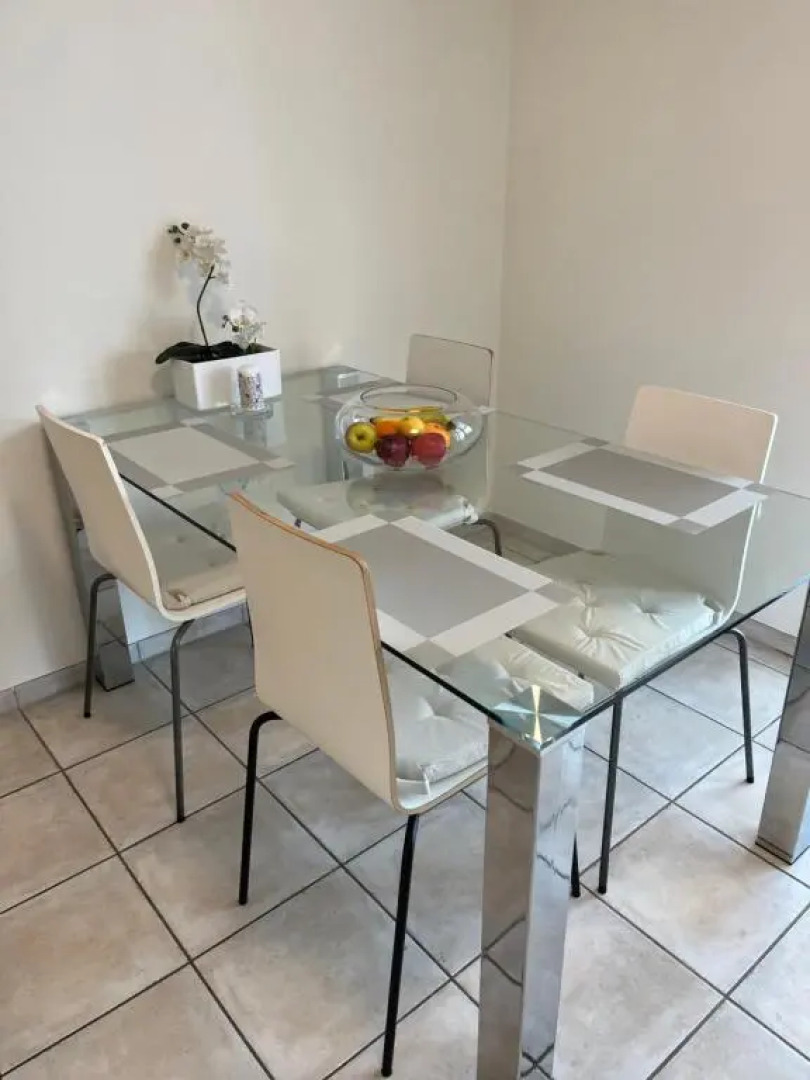 Amazing lakeview flat Horn