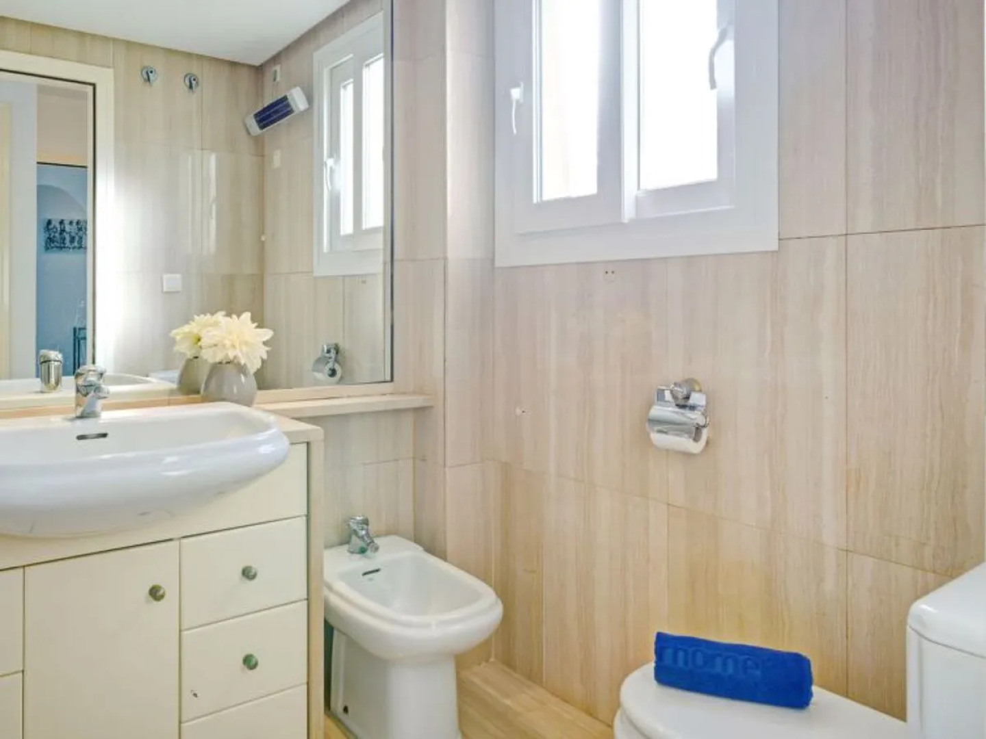 Golden Life - Two Bedroom No.2