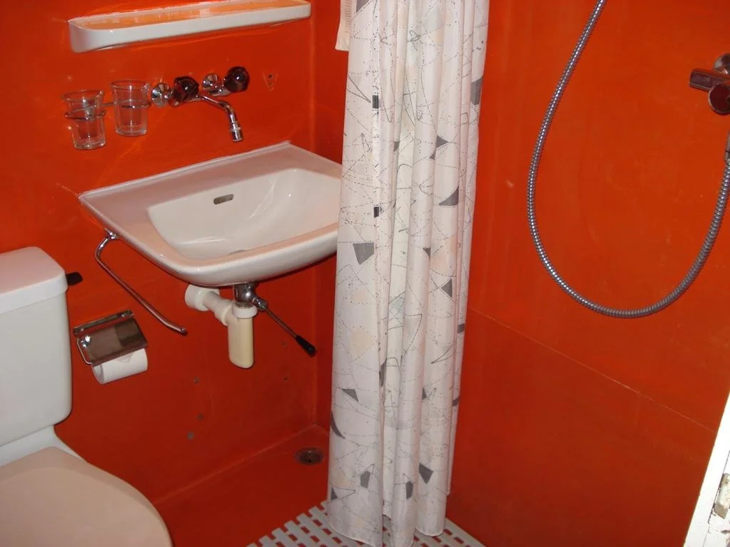 Adrenalin Backpackers Hostel