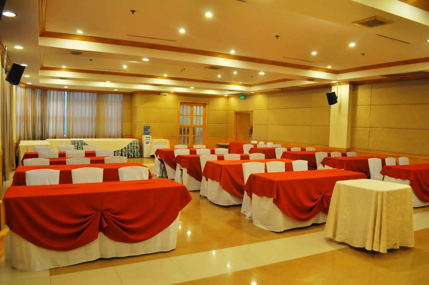 Days Hotel by Wyndham Iloilo