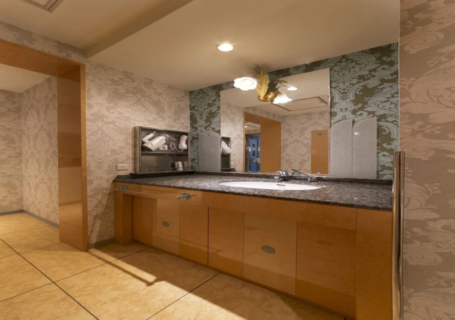 Hotel Luna Ikeda - Adults Only