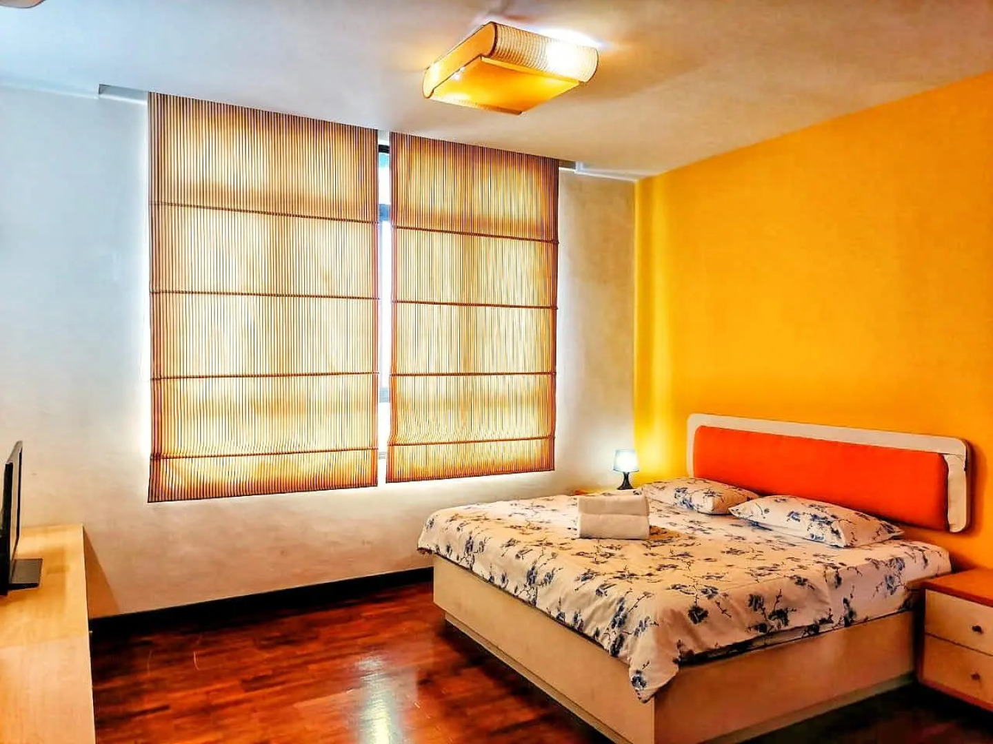 HOT!!! Heritage 5 star Bed + TV & Parking★