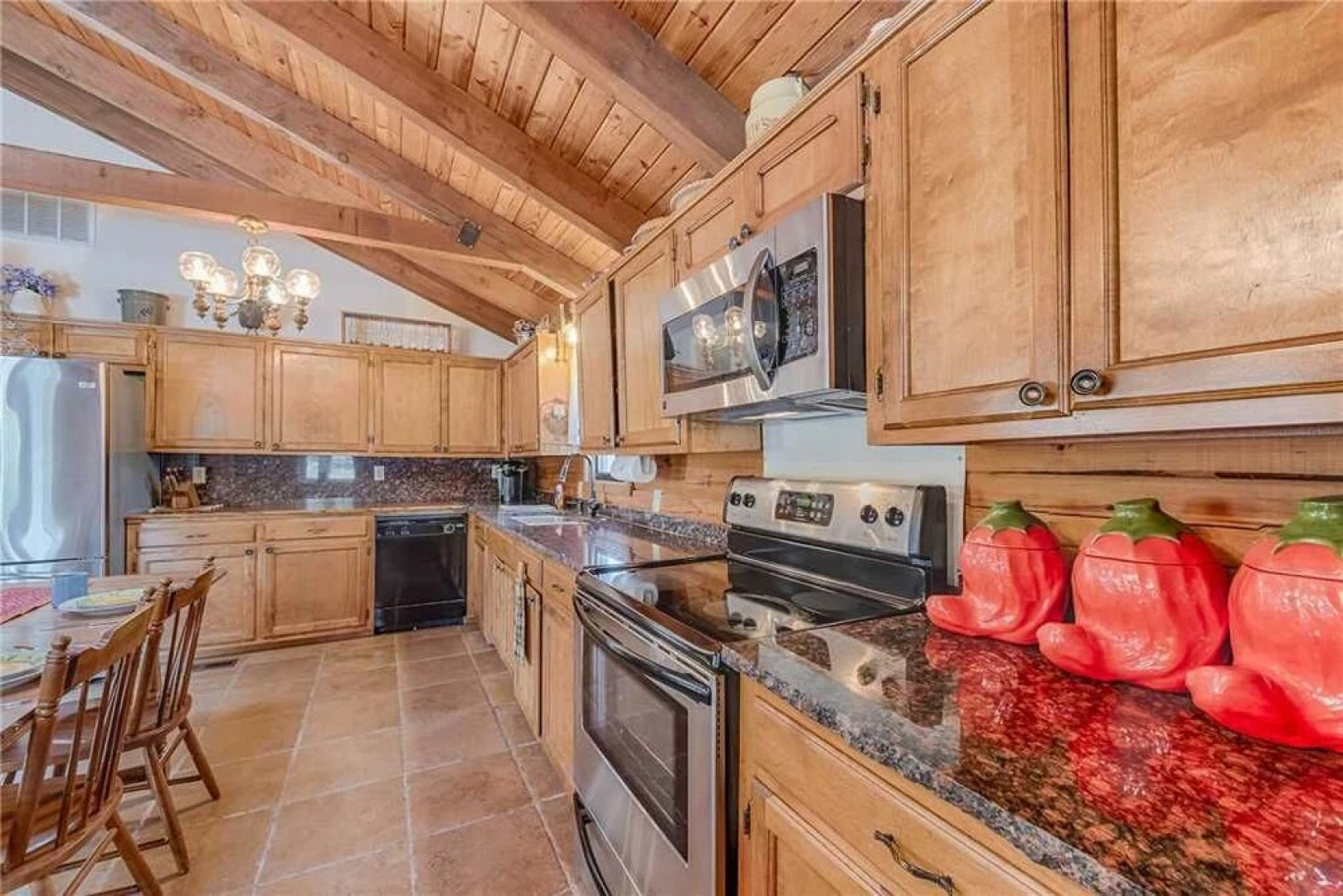 Lincoln Log Cabin - Three Bedroom Cabin with Hot Tub