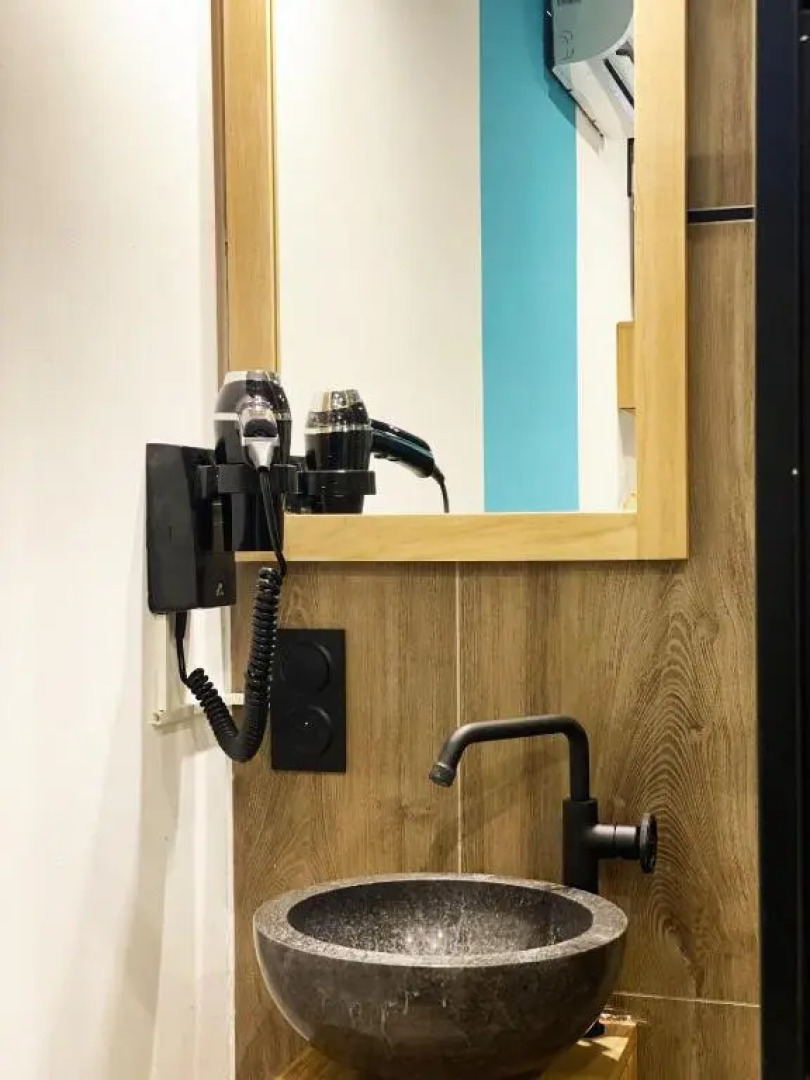 Capsule Gaming balnéo & billard & babyfoot & sauna 2 chambres