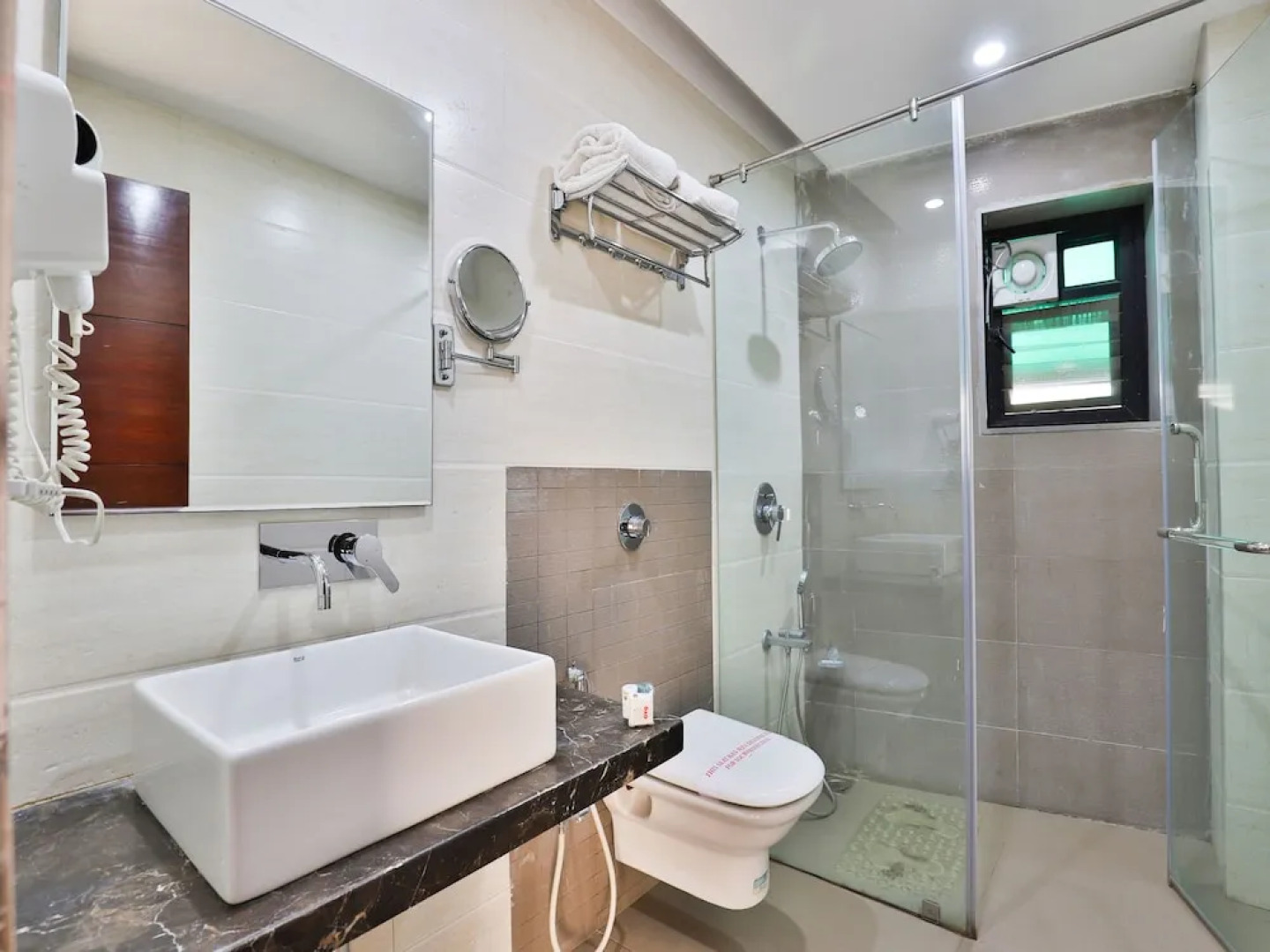 OYO 4938 Hotel Dev Aadi