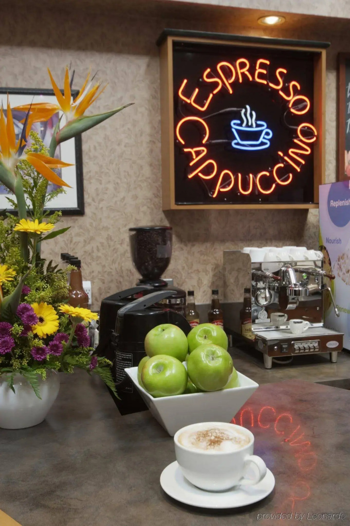 Best Western Plus Port O'Call Hotel