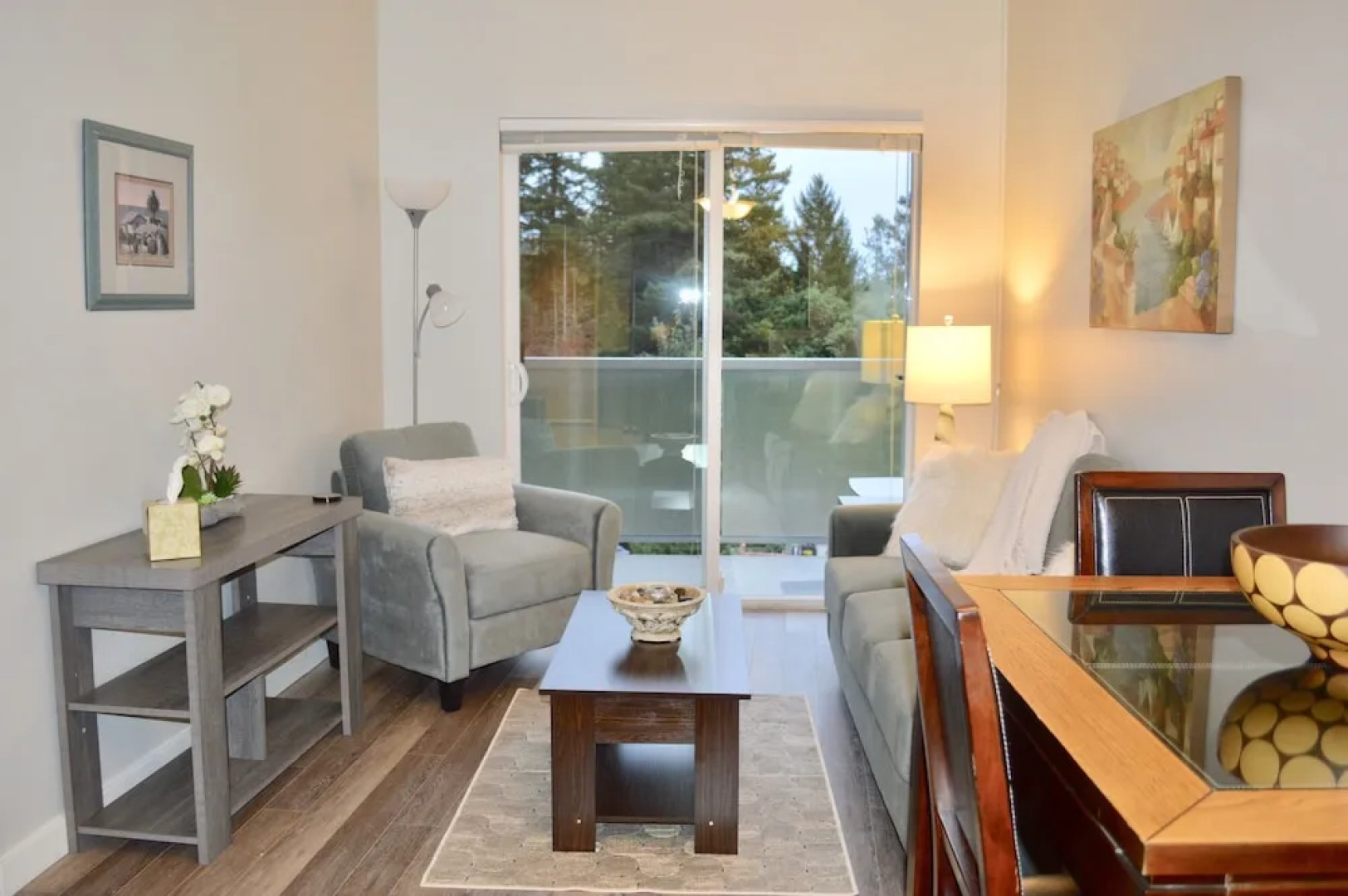 Cozy Creekside Renovated Condo