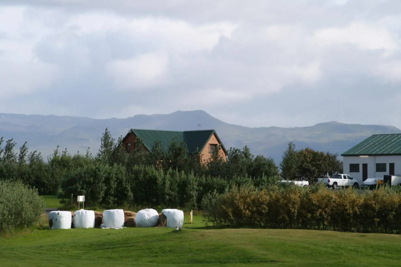 Hellisholar Guesthouse